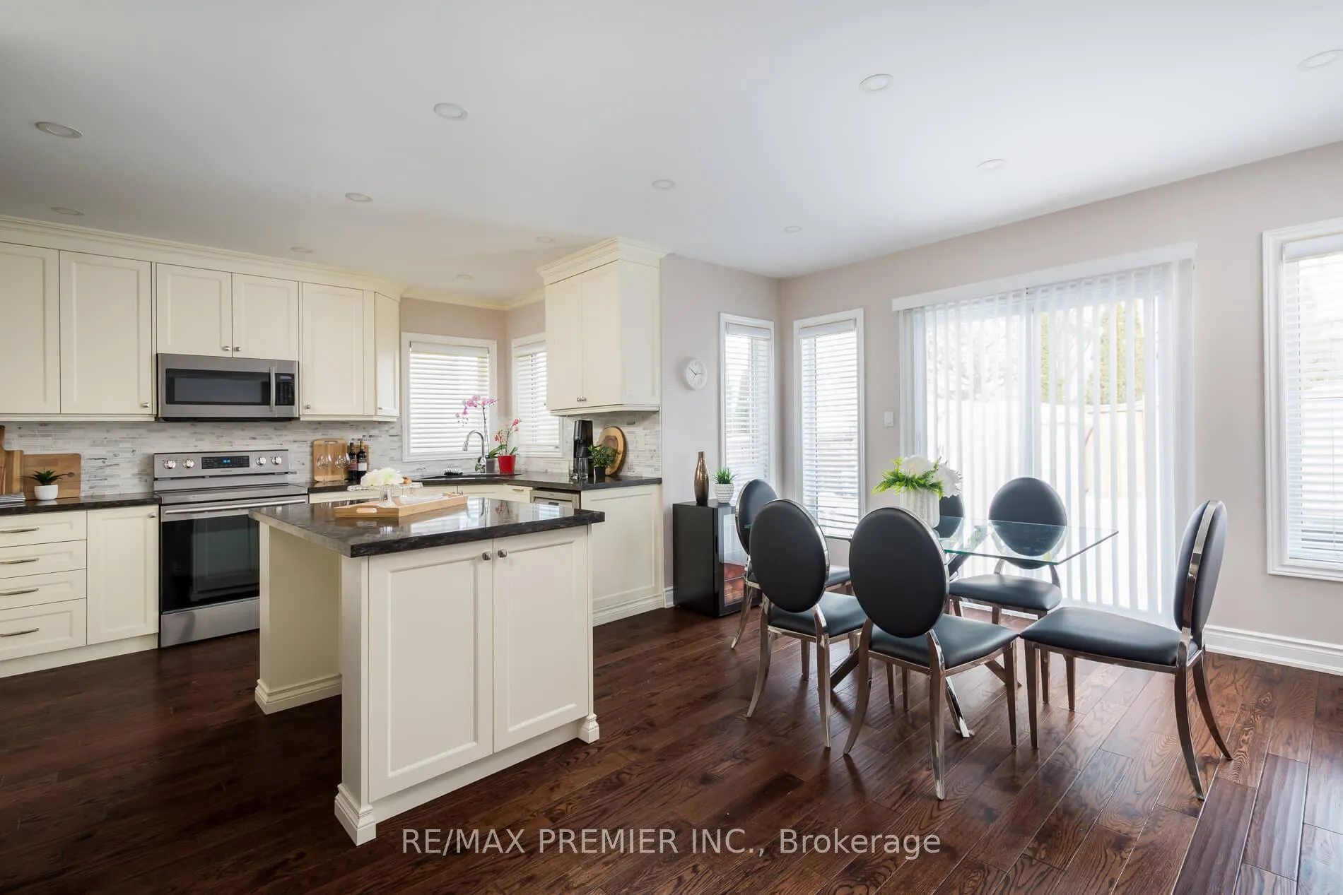 Photo 16 of 35 Cachet Hill Crescent, Vaughan, Sonoma Heights — HOMEH