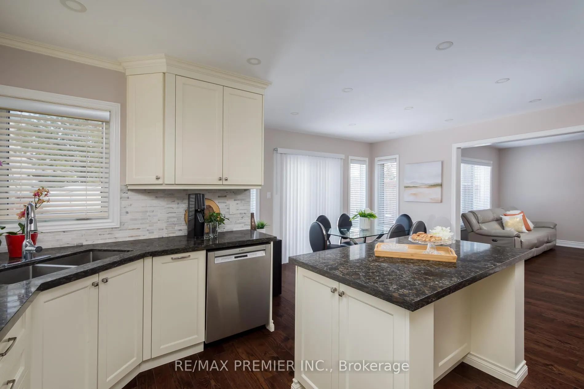 Photo 20 of 35 Cachet Hill Crescent, Vaughan, Sonoma Heights — HOMEH