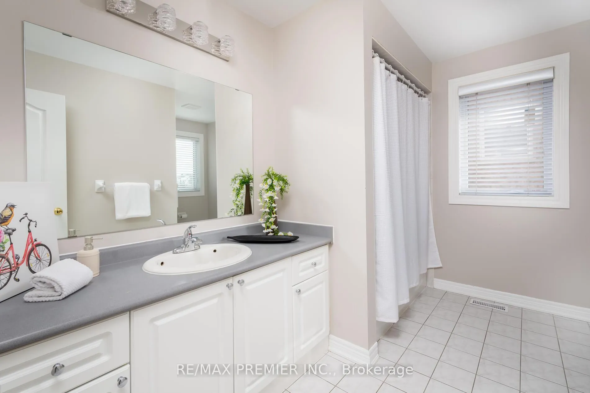 Photo 35 of 35 Cachet Hill Crescent, Vaughan, Sonoma Heights — HOMEH