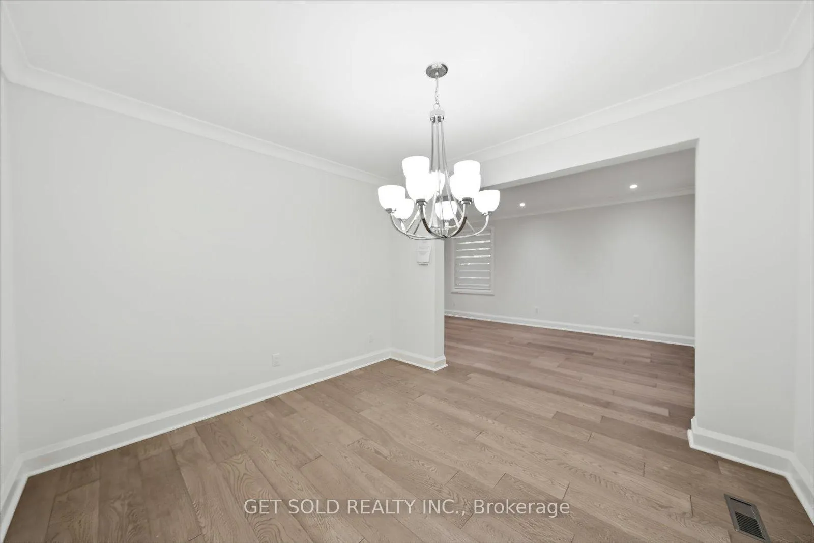 Photo 9 of 18 Mill Street S, Brampton, Downtown Brampton — HOMEH