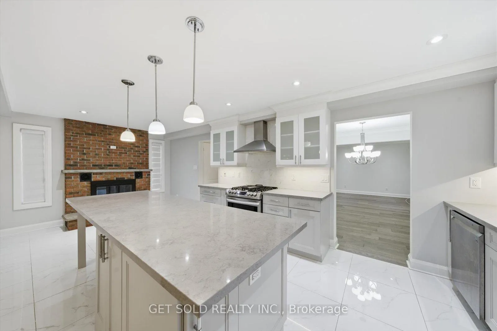 Photo 12 of 18 Mill Street S, Brampton, Downtown Brampton — HOMEH