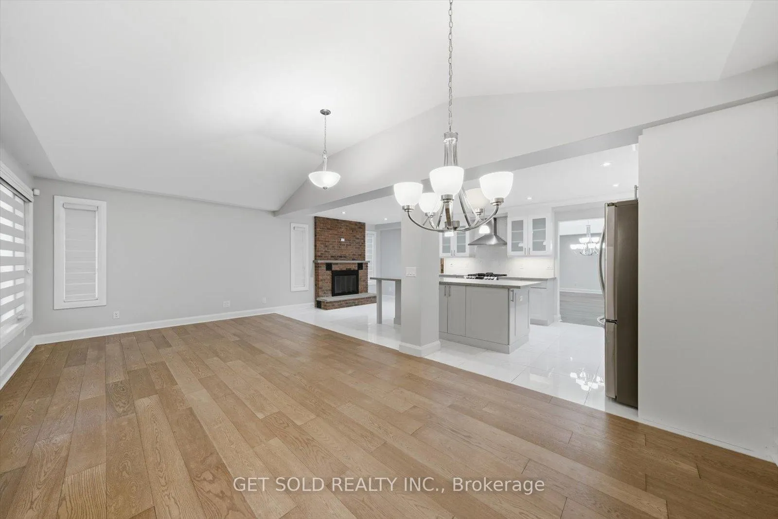 Photo 17 of 18 Mill Street S, Brampton, Downtown Brampton — HOMEH