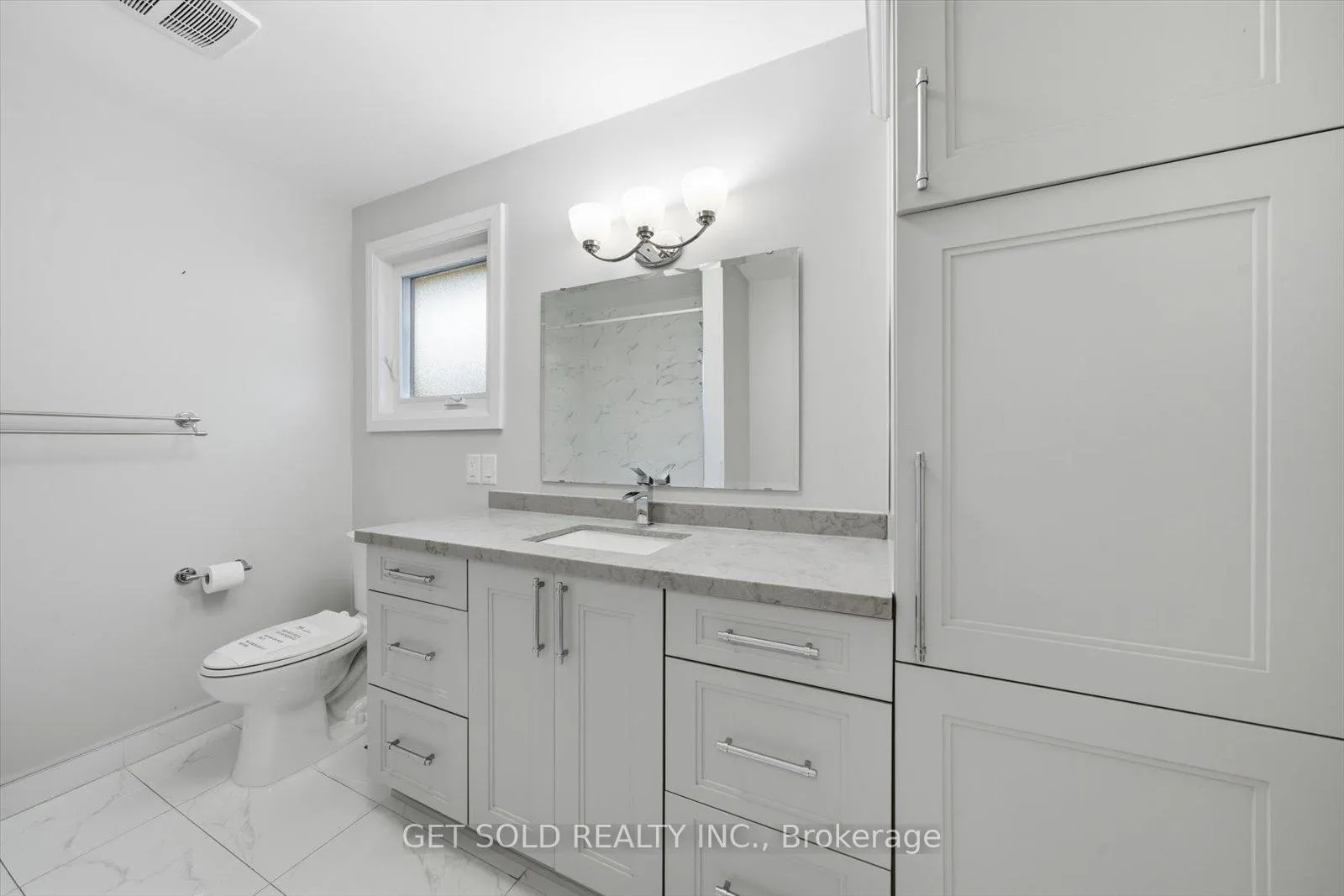 Photo 32 of 18 Mill Street S, Brampton, Downtown Brampton — HOMEH