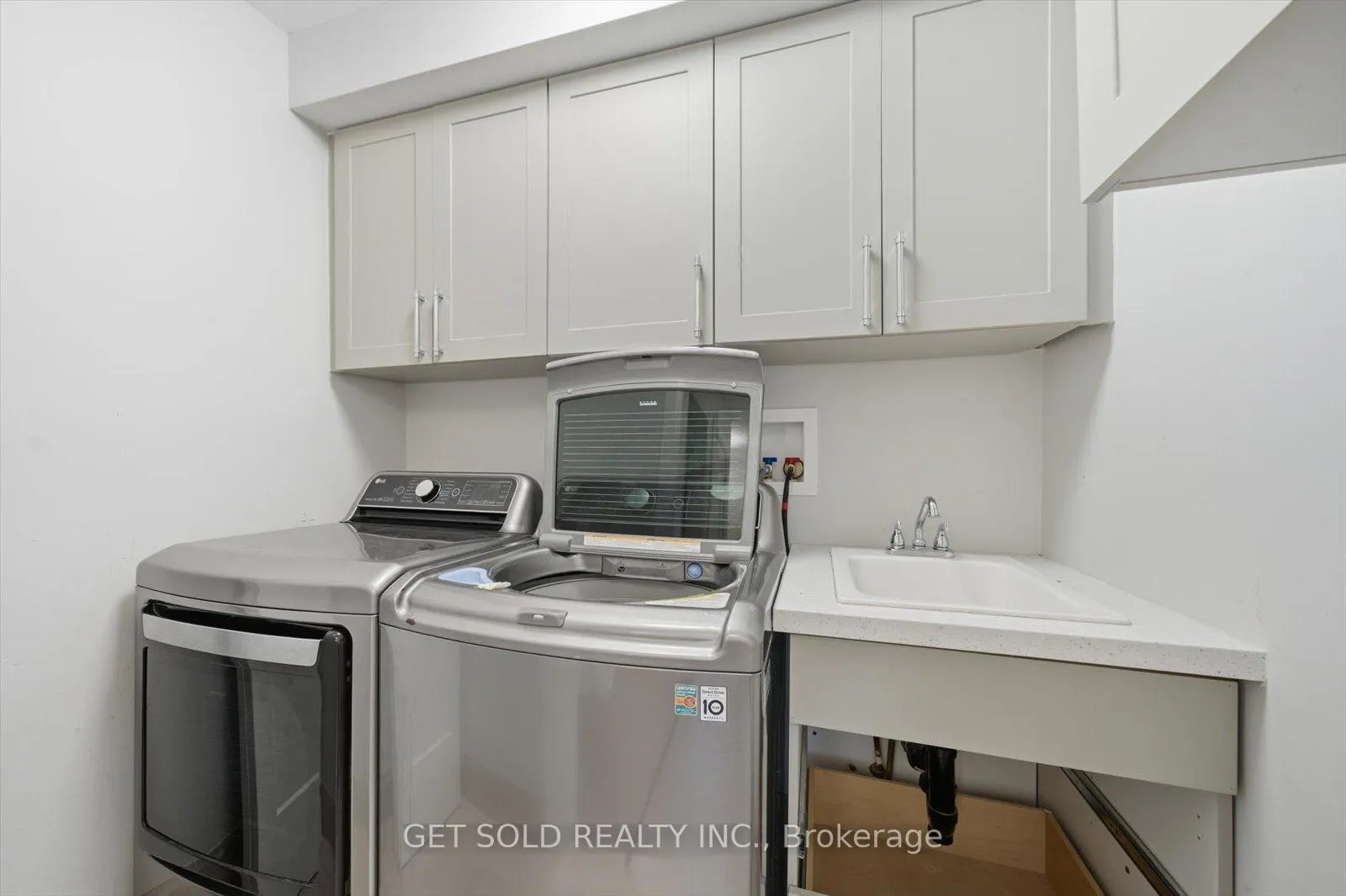 Photo 36 of 18 Mill Street S, Brampton, Downtown Brampton — HOMEH