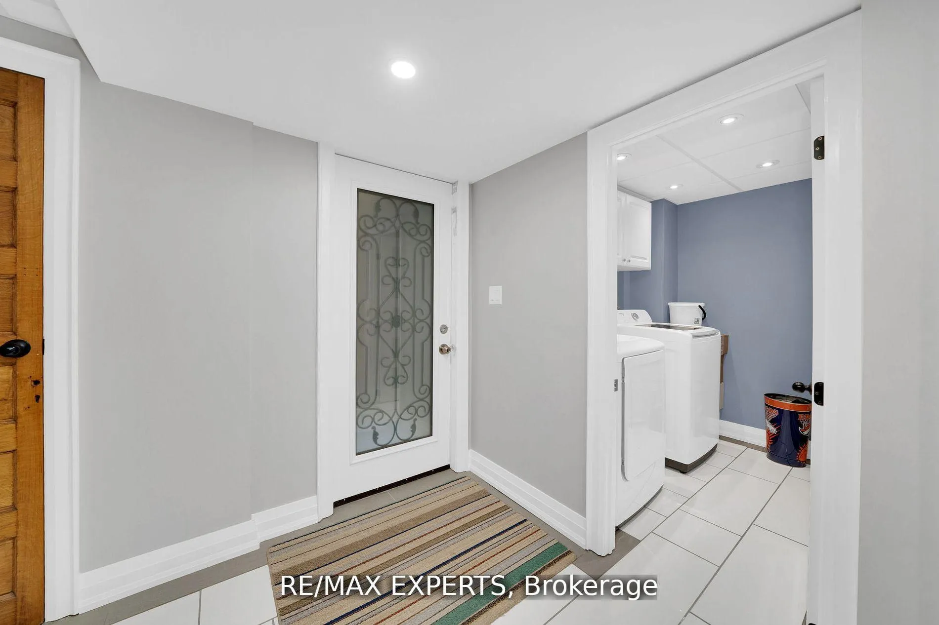 Photo 2 of 24 Bluestone Street, Vaughan, West Woodbridge — HOMEH