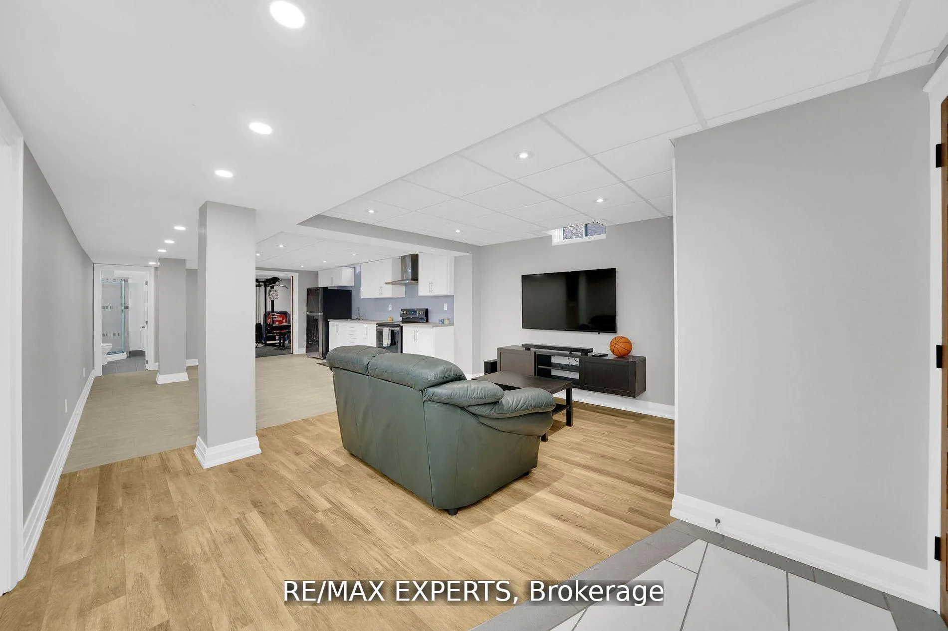 Photo 5 of 24 Bluestone Street, Vaughan, West Woodbridge — HOMEH