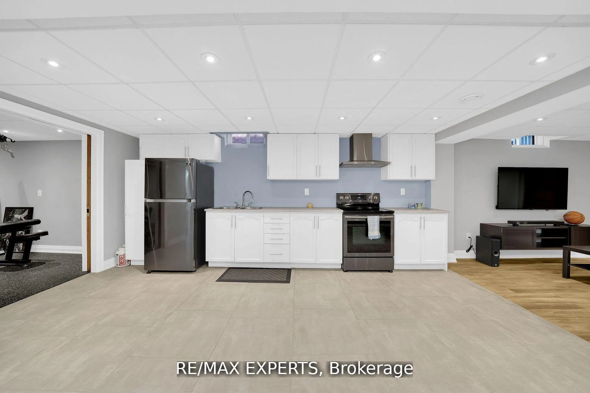 Photo 9 of 24 Bluestone Street, Vaughan, West Woodbridge — HOMEH