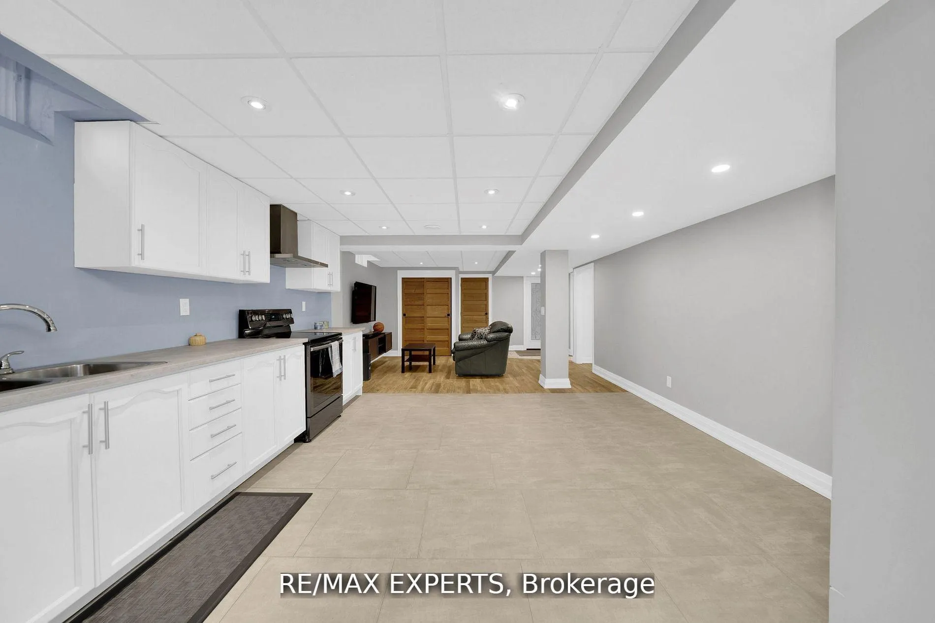 Photo 10 of 24 Bluestone Street, Vaughan, West Woodbridge — HOMEH