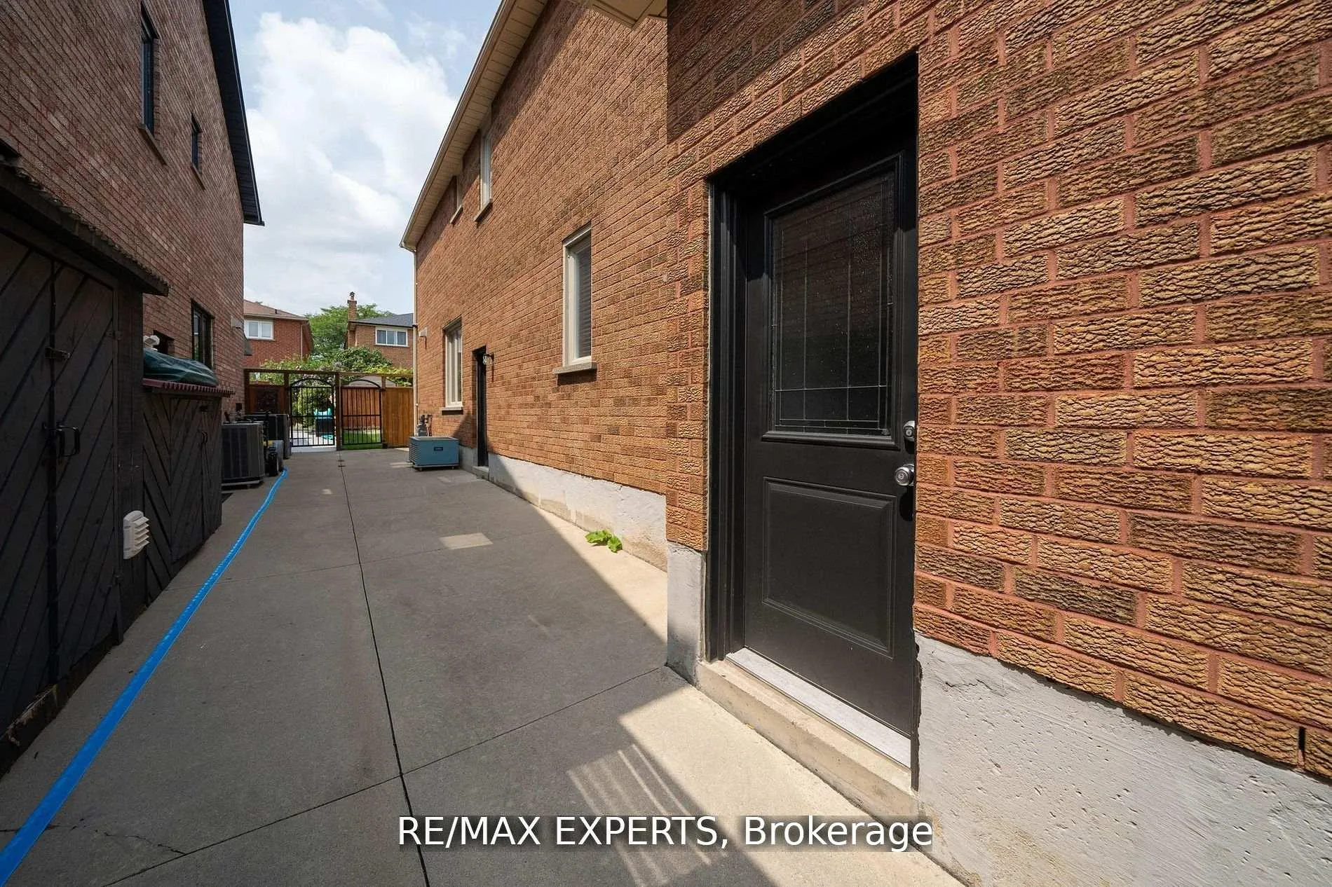 Photo 12 of 24 Bluestone Street, Vaughan, West Woodbridge — HOMEH