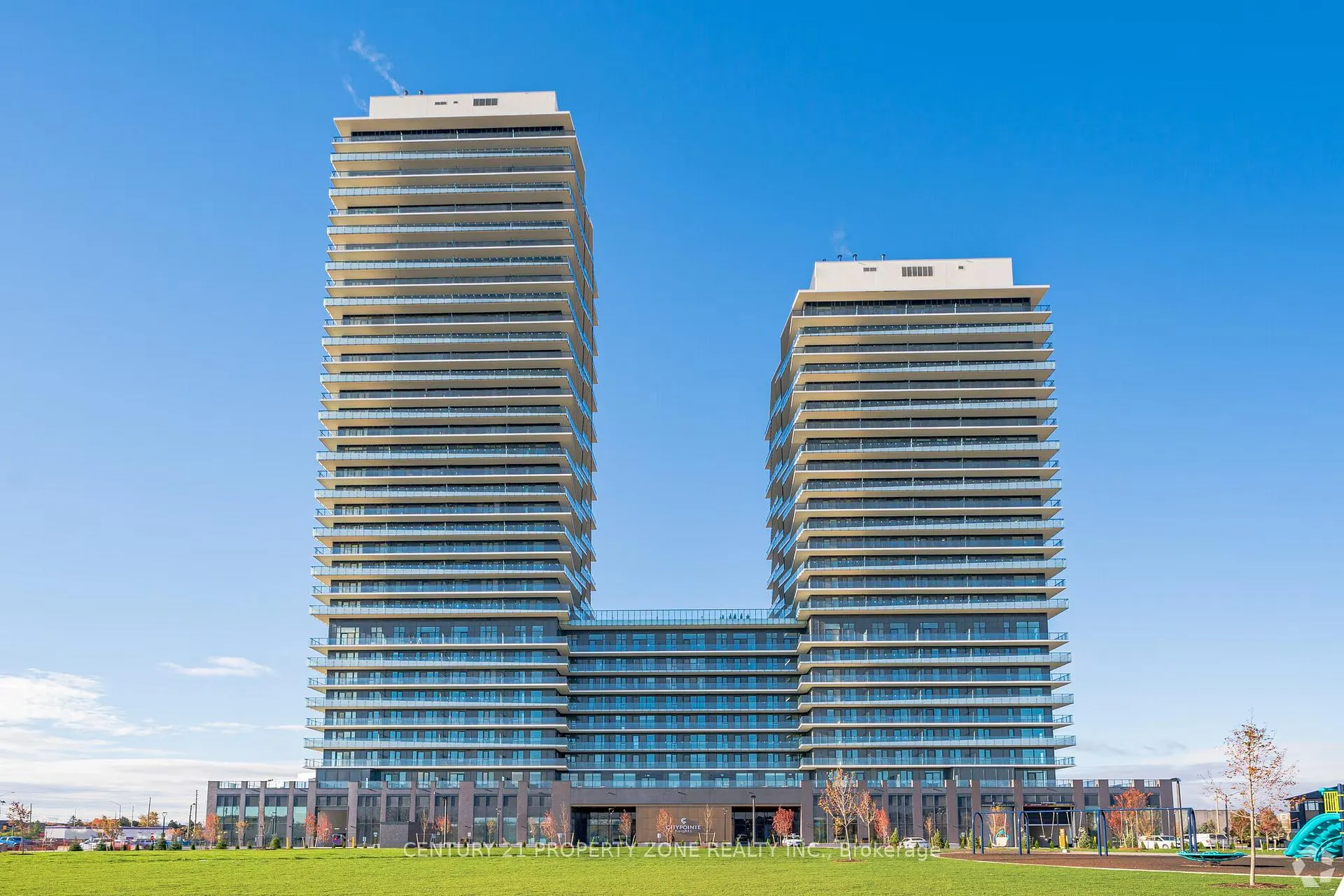Front of Unit 1804, 15 Skyridge Drive