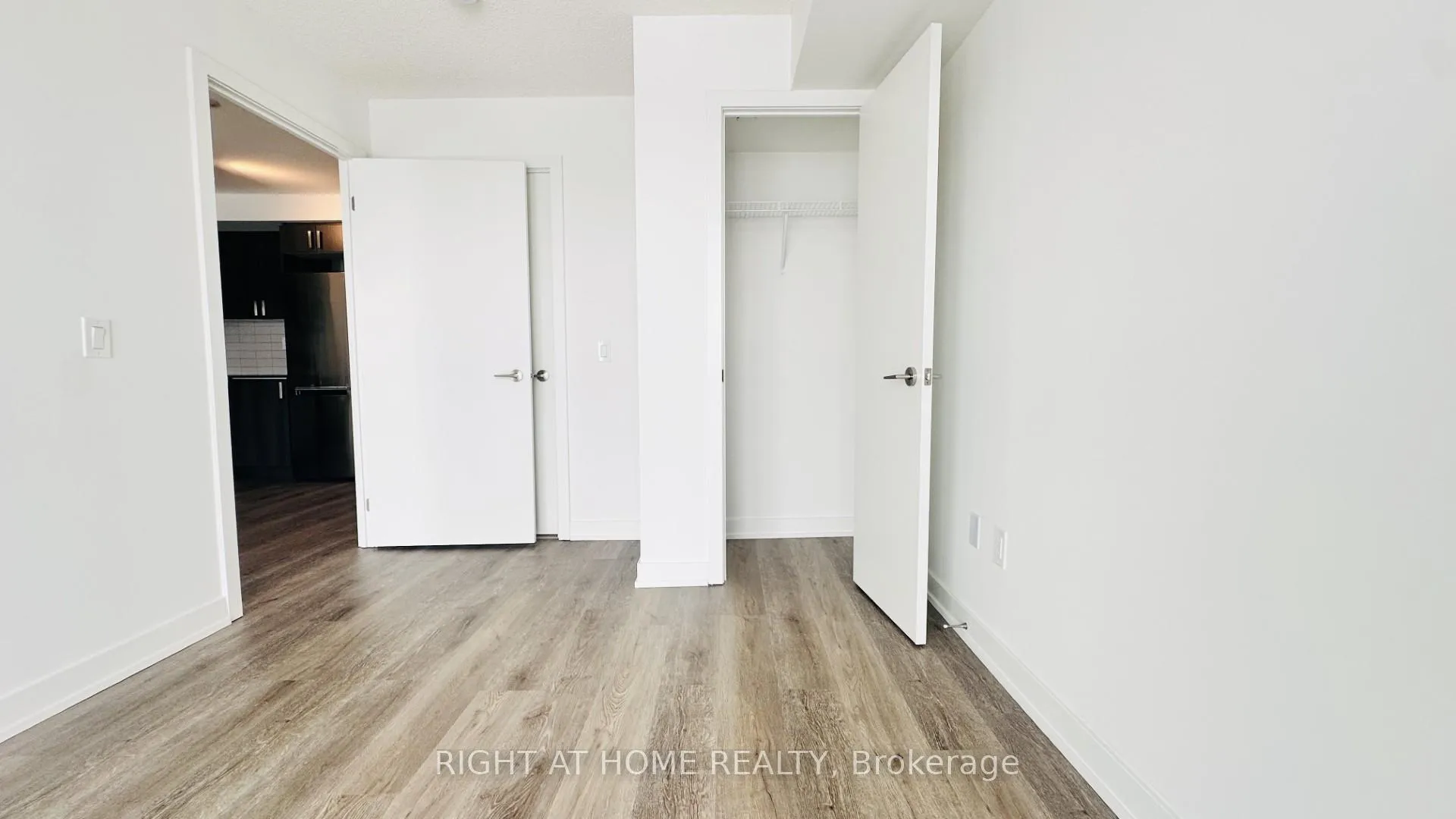 Photo 8 of Unit 1412, 1010 Sandy Beach Road, Pickering, Bay Ridges — HOMEH