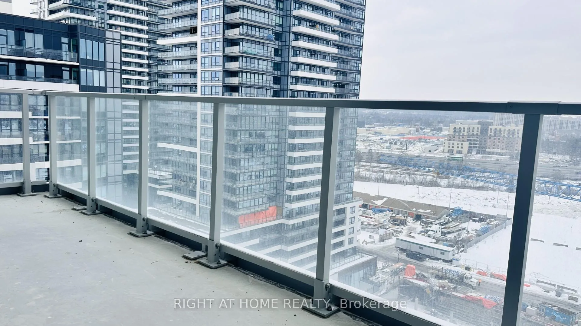 Photo 15 of Unit 1412, 1010 Sandy Beach Road, Pickering, Bay Ridges — HOMEH