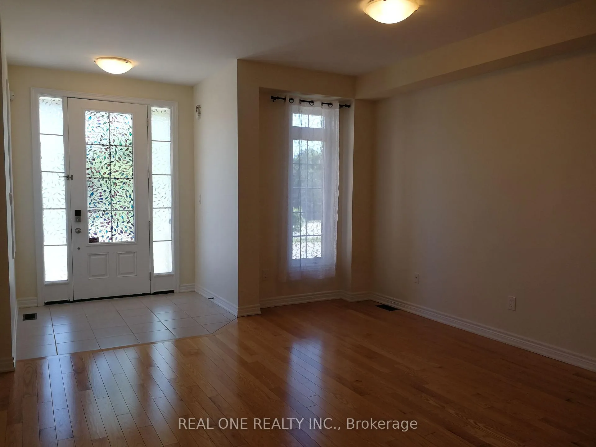 Photo 3 of 34 Christian Ritter Drive, Markham, Berczy — HOMEH