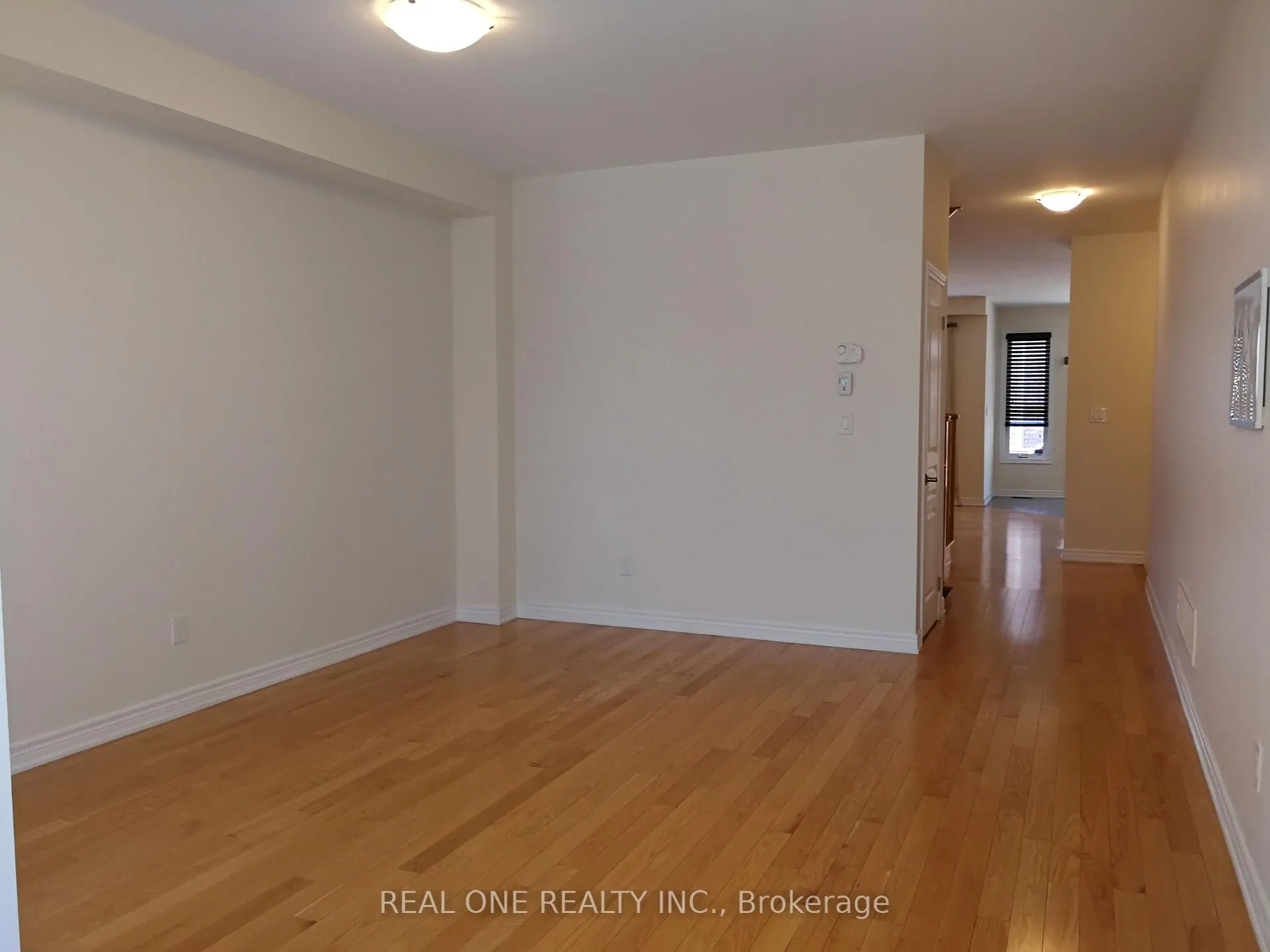 Photo 4 of 34 Christian Ritter Drive, Markham, Berczy — HOMEH