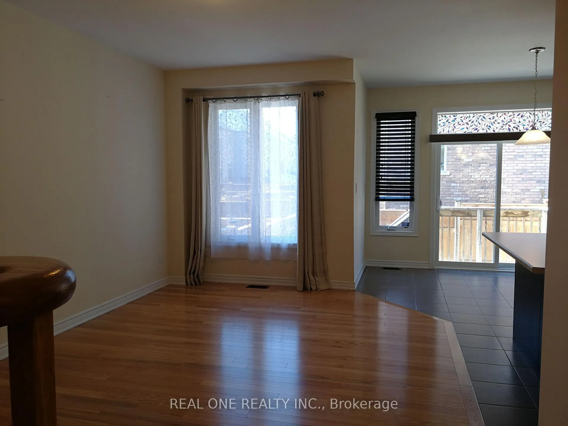 Photo 5 of 34 Christian Ritter Drive, Markham, Berczy — HOMEH