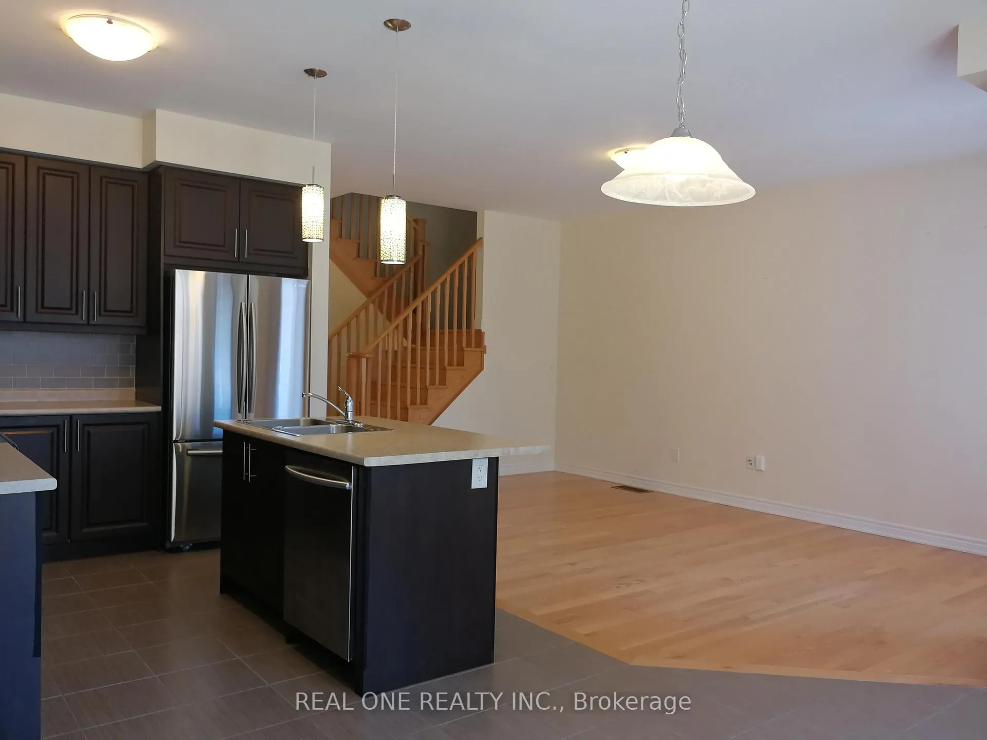 Photo 8 of 34 Christian Ritter Drive, Markham, Berczy — HOMEH