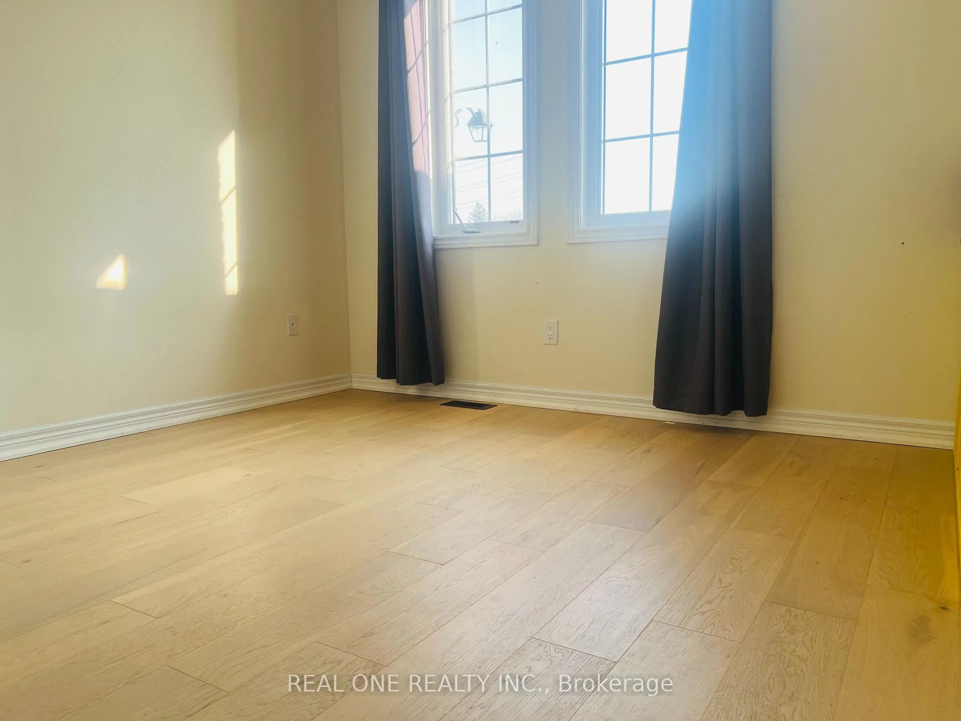 Photo 15 of 34 Christian Ritter Drive, Markham, Berczy — HOMEH