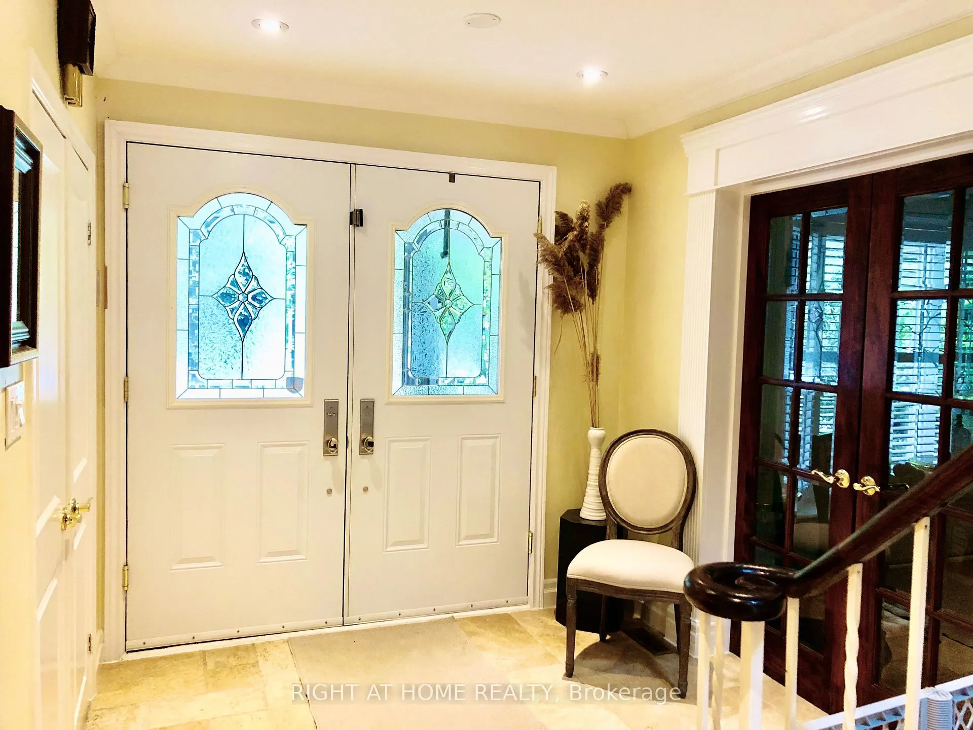 Photo 4 of 73 Laureleaf Road, Markham, Bayview Glen — HOMEH