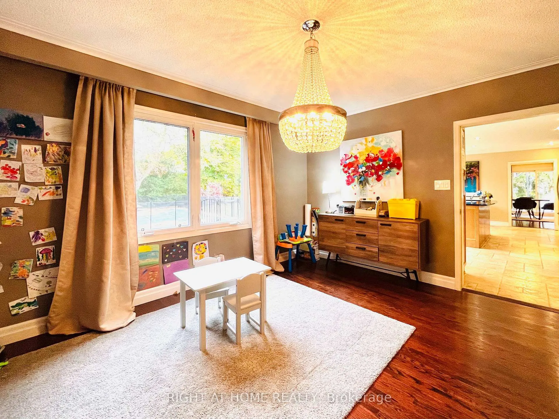 Photo 11 of 73 Laureleaf Road, Markham, Bayview Glen — HOMEH