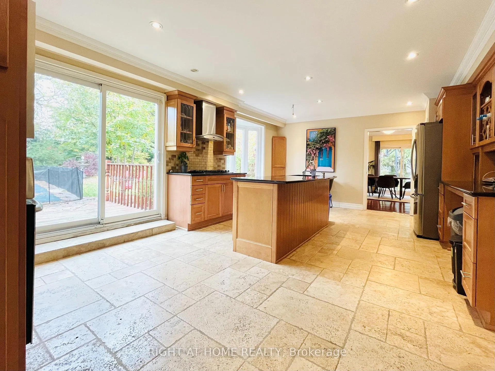 Photo 13 of 73 Laureleaf Road, Markham, Bayview Glen — HOMEH