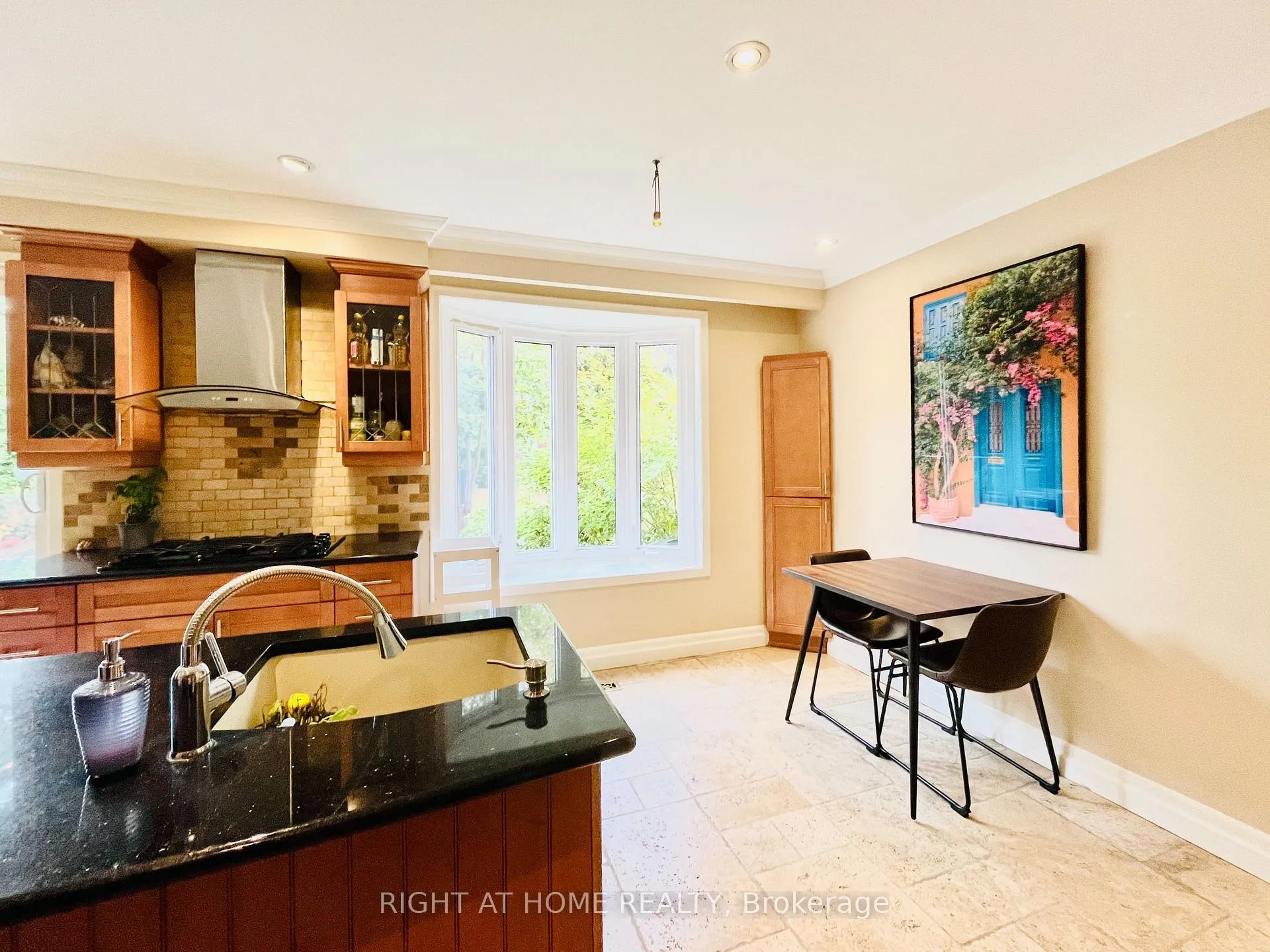 Photo 15 of 73 Laureleaf Road, Markham, Bayview Glen — HOMEH