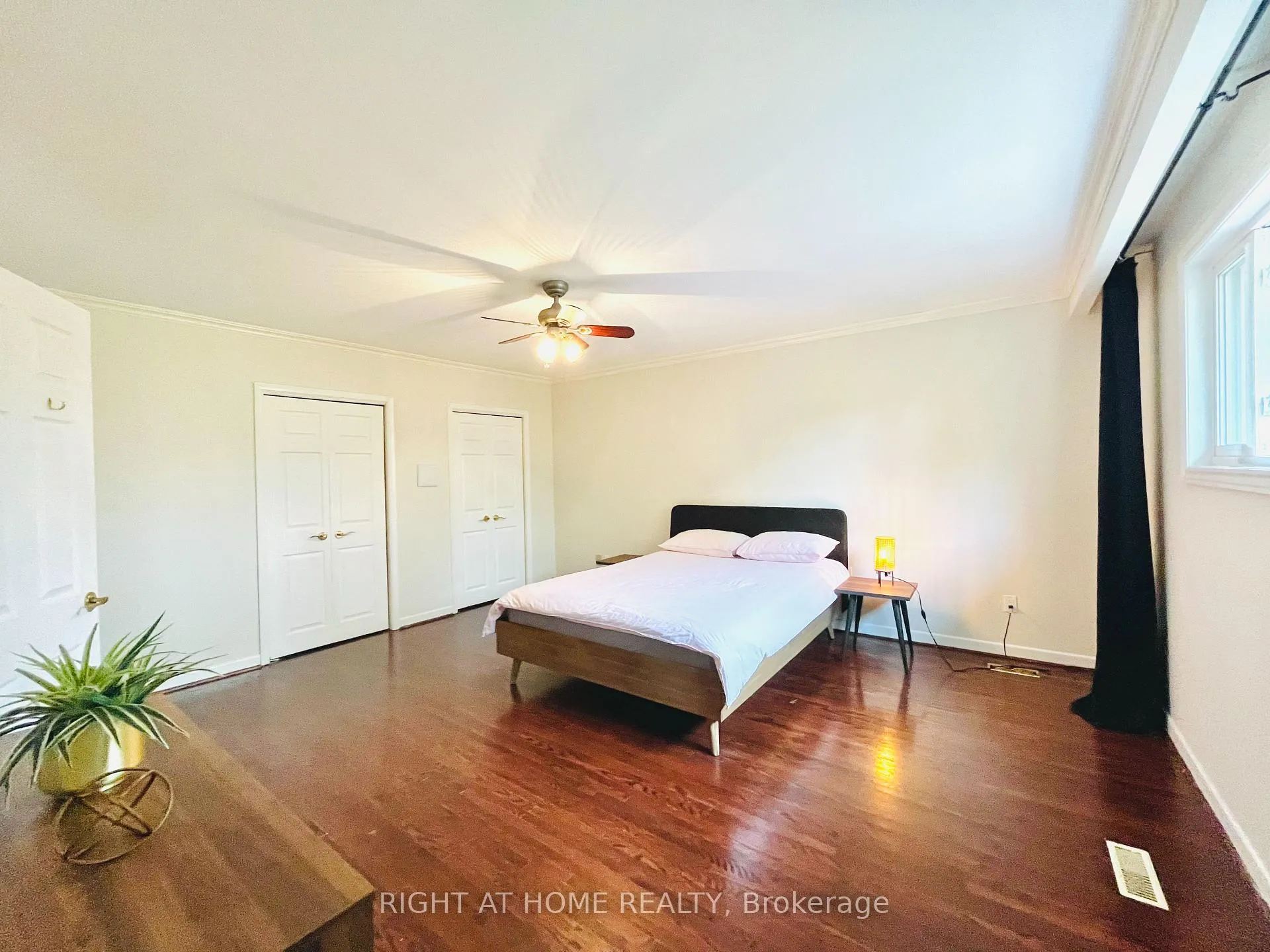 Photo 21 of 73 Laureleaf Road, Markham, Bayview Glen — HOMEH