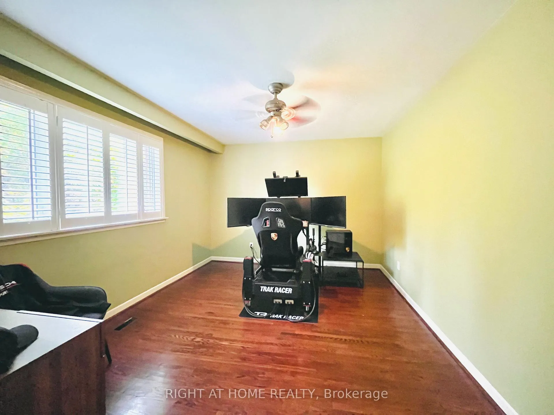 Photo 24 of 73 Laureleaf Road, Markham, Bayview Glen — HOMEH