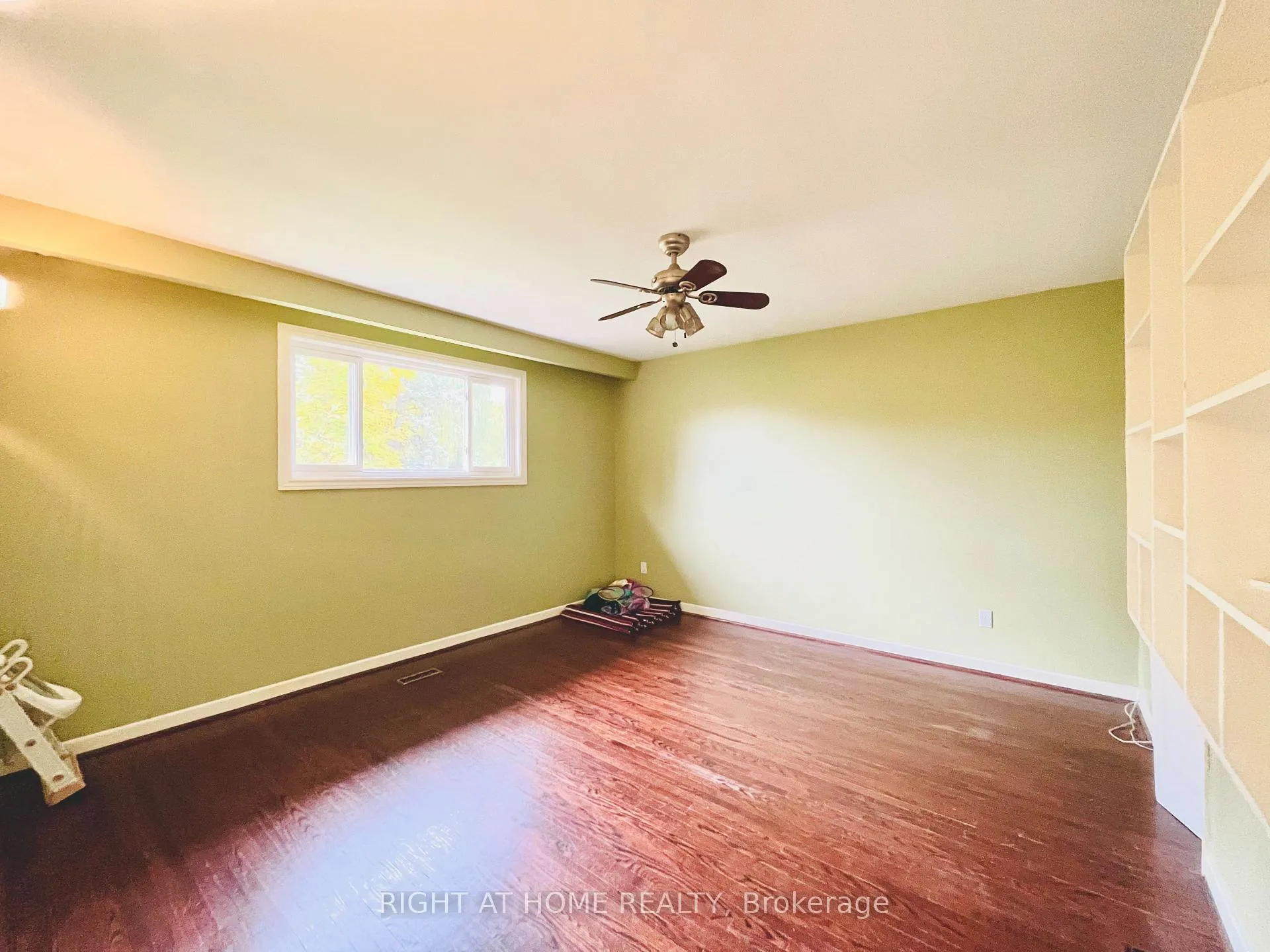 Photo 25 of 73 Laureleaf Road, Markham, Bayview Glen — HOMEH