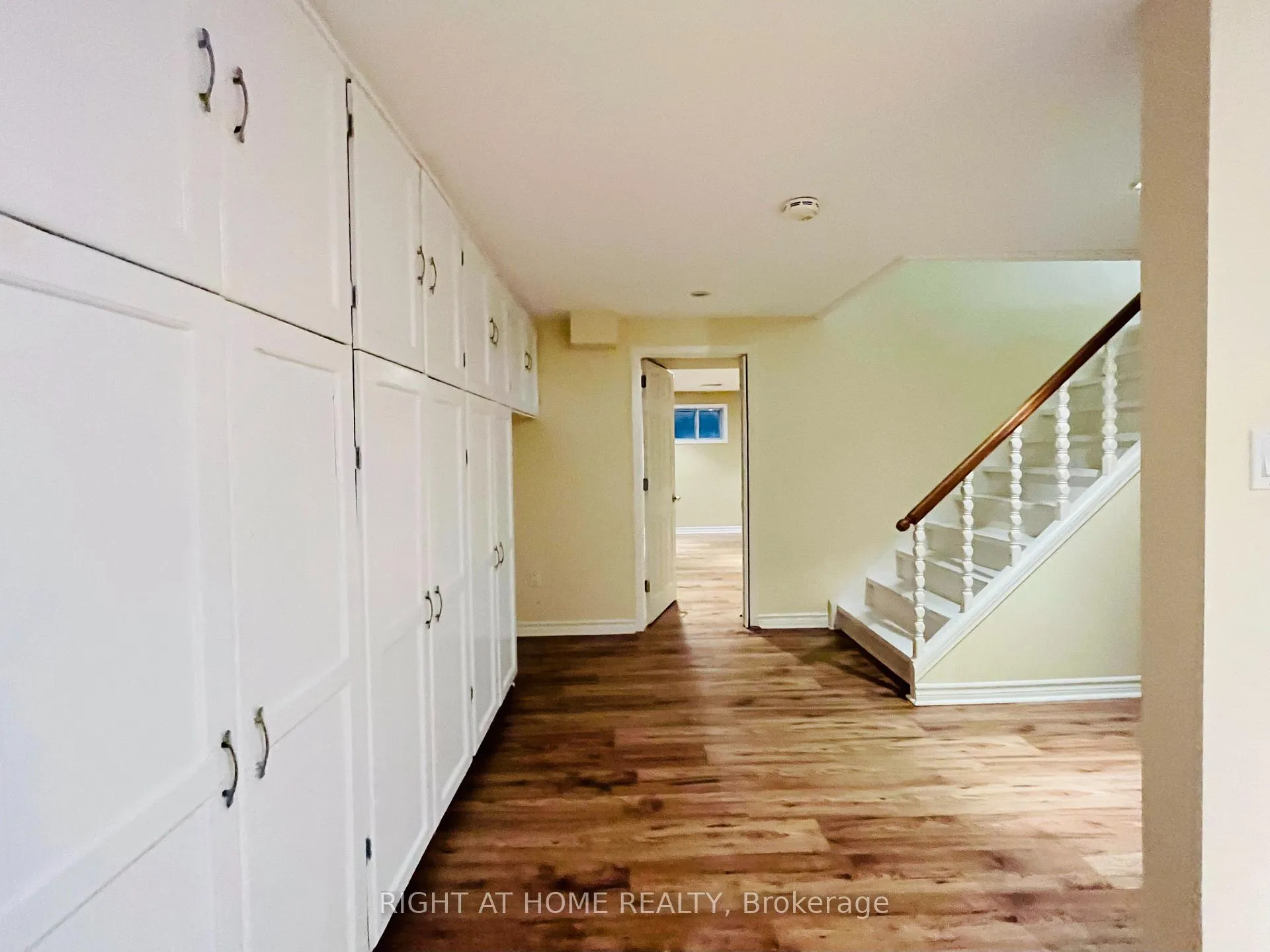 Photo 28 of 73 Laureleaf Road, Markham, Bayview Glen — HOMEH
