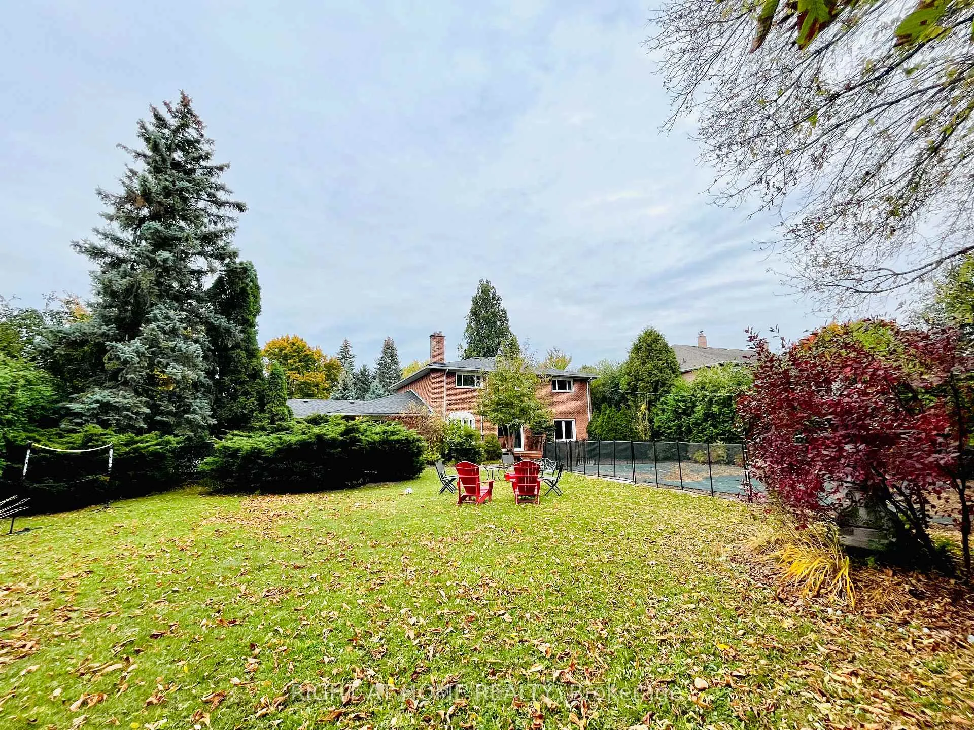 Photo 34 of 73 Laureleaf Road, Markham, Bayview Glen — HOMEH