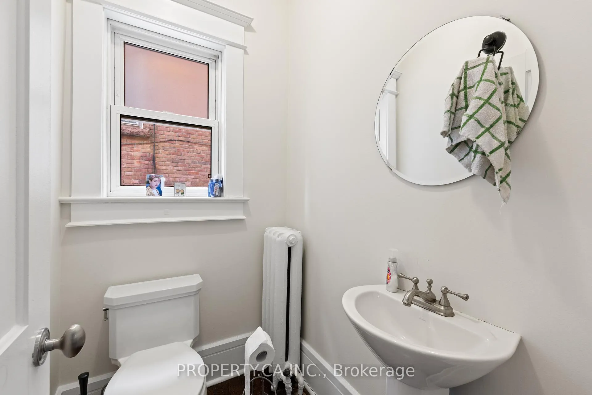 Photo 5 of Unit #Main, 423 Palmerston Boulevard, Toronto, Palmerston-Little Italy — HOMEH