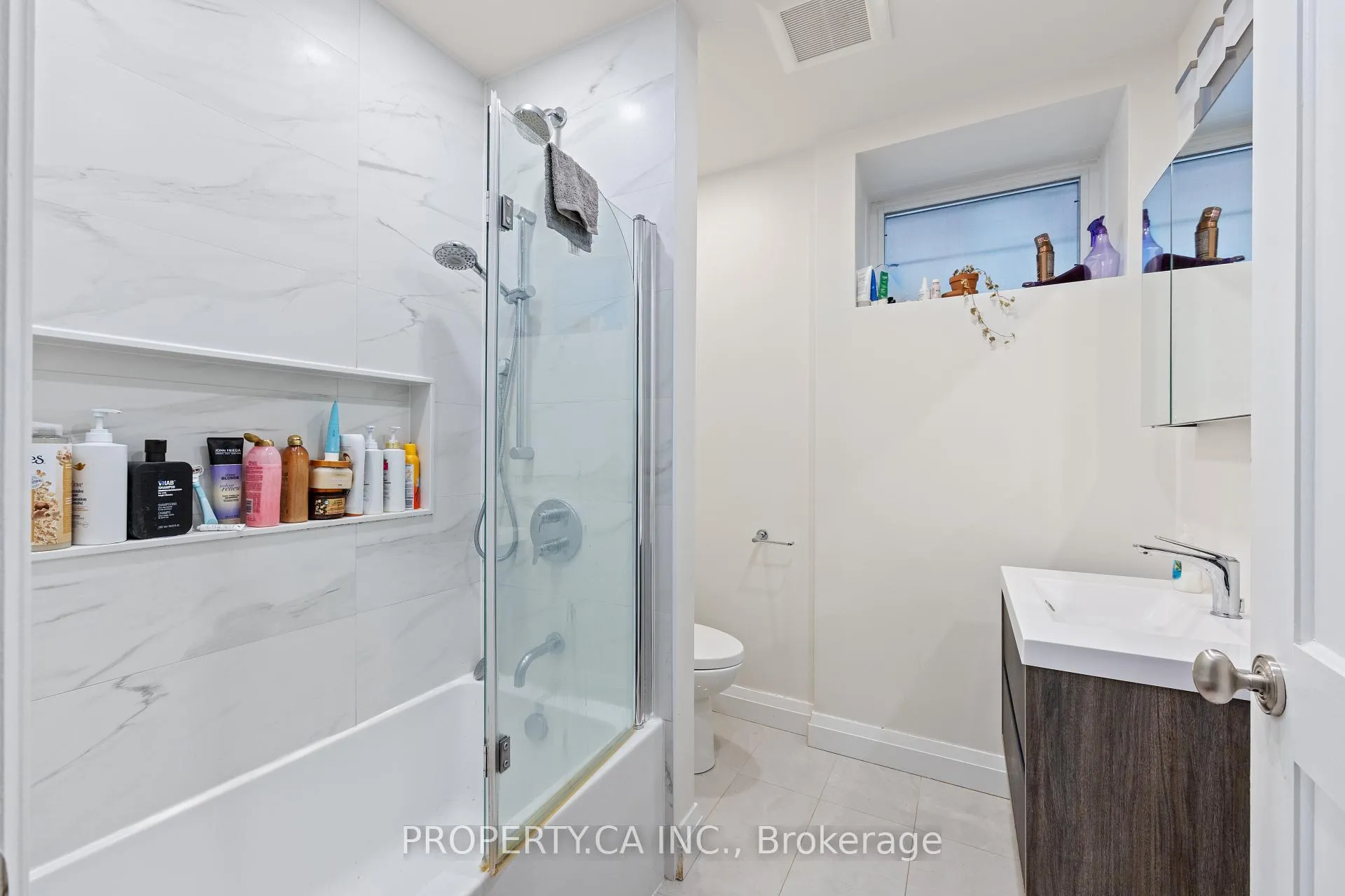 Photo 19 of Unit #Main, 423 Palmerston Boulevard, Toronto, Palmerston-Little Italy — HOMEH