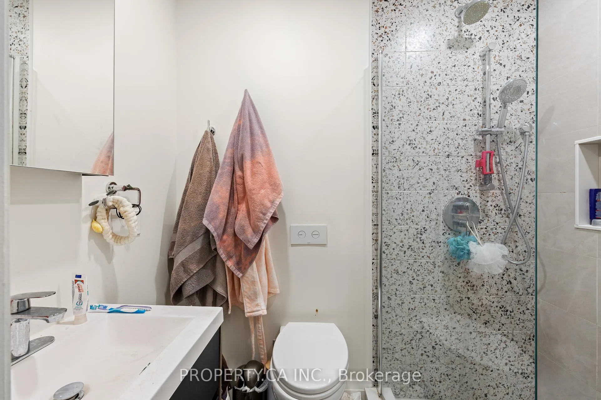 Photo 27 of Unit #Main, 423 Palmerston Boulevard, Toronto, Palmerston-Little Italy — HOMEH