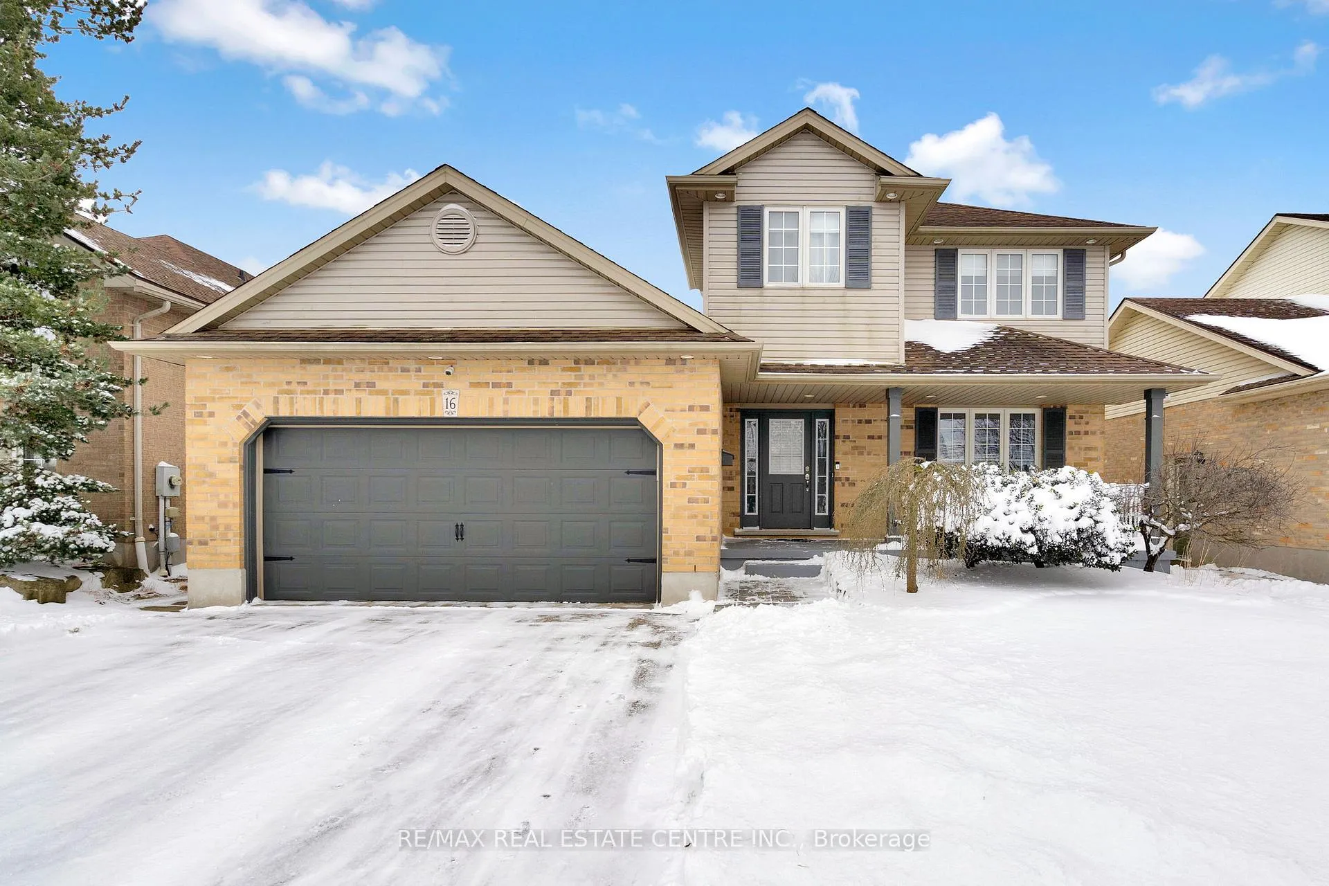Photo 2 of 16 Falconridge Court, St. Thomas — HOMEH