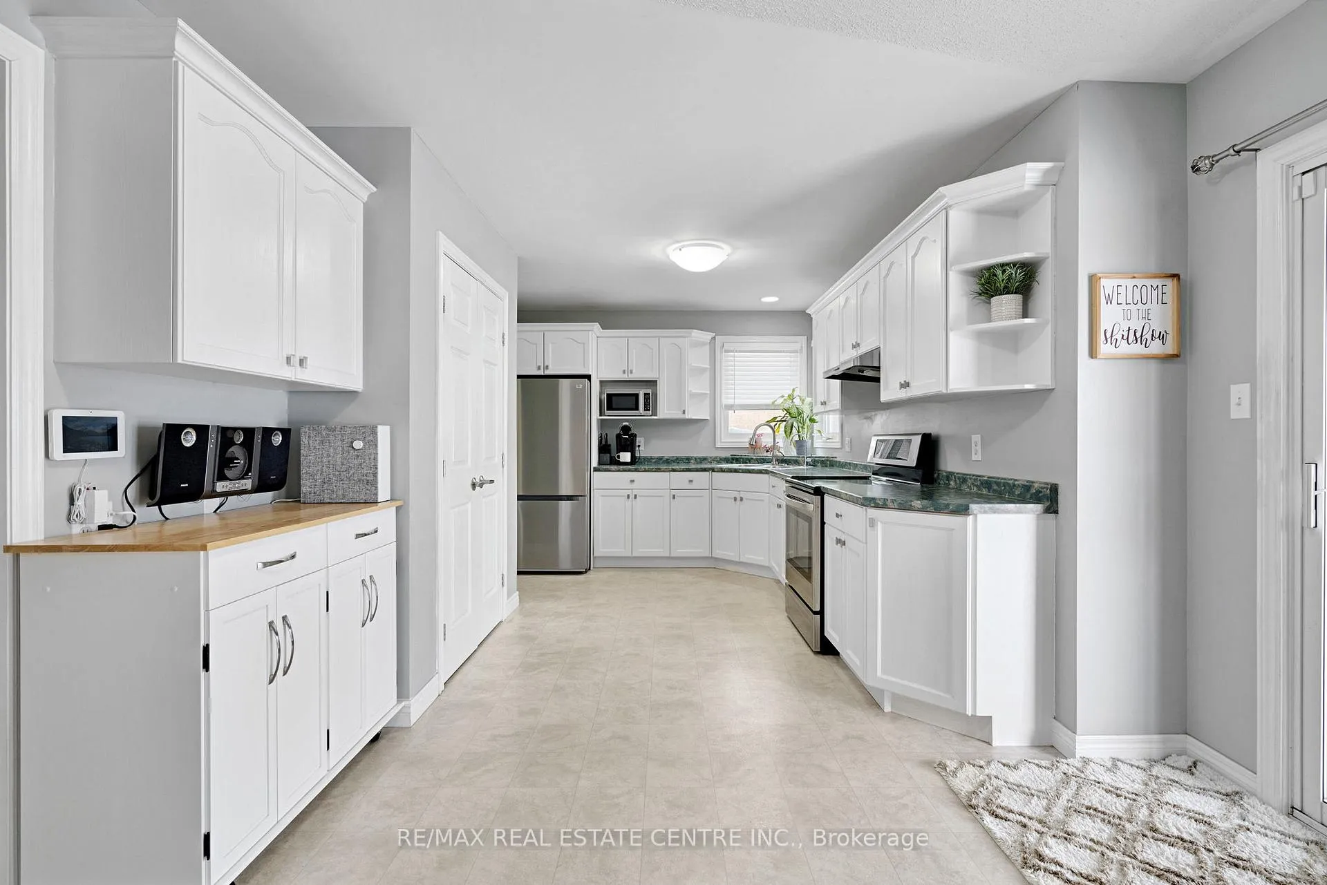 Photo 7 of 16 Falconridge Court, St. Thomas — HOMEH