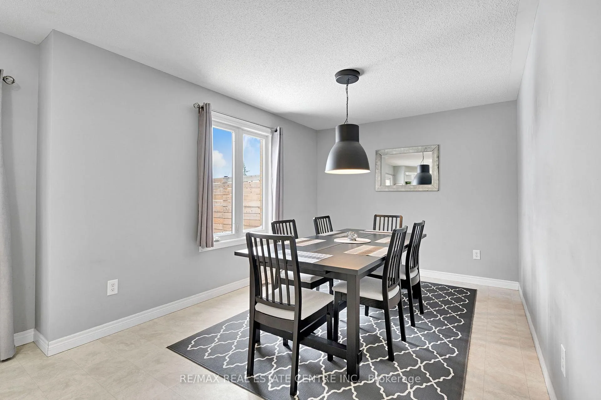Photo 10 of 16 Falconridge Court, St. Thomas — HOMEH