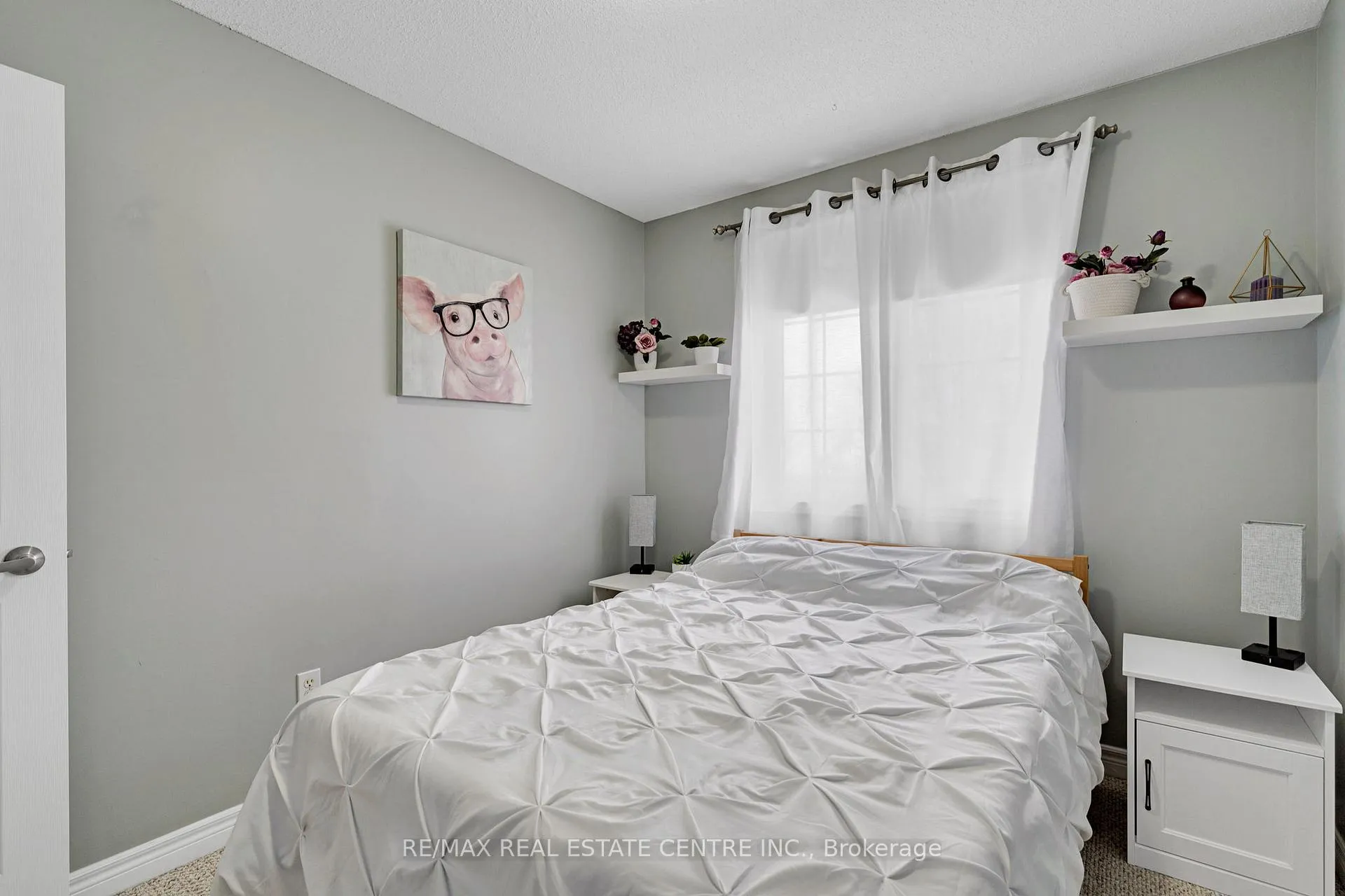 Photo 14 of 16 Falconridge Court, St. Thomas — HOMEH