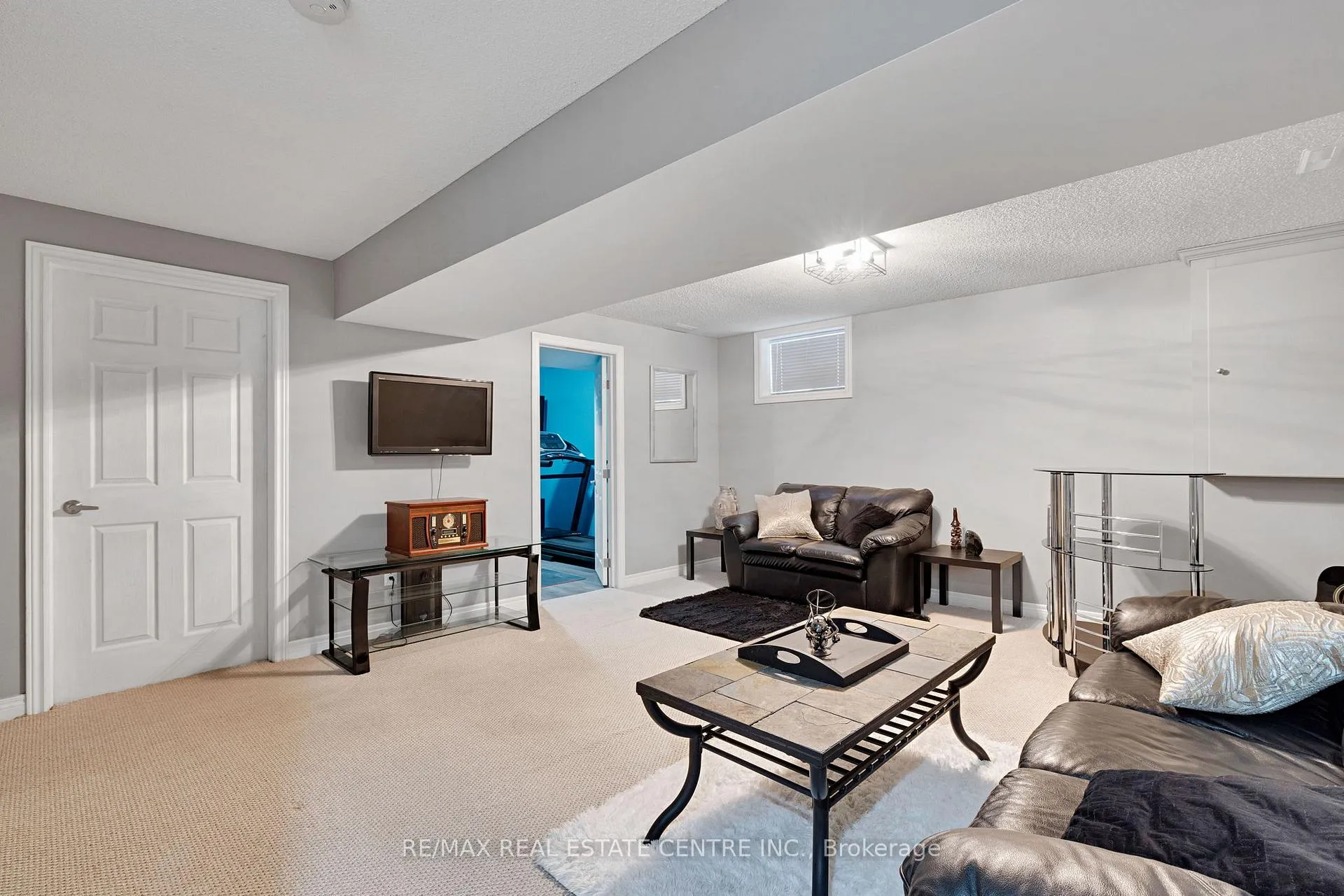 Photo 18 of 16 Falconridge Court, St. Thomas — HOMEH