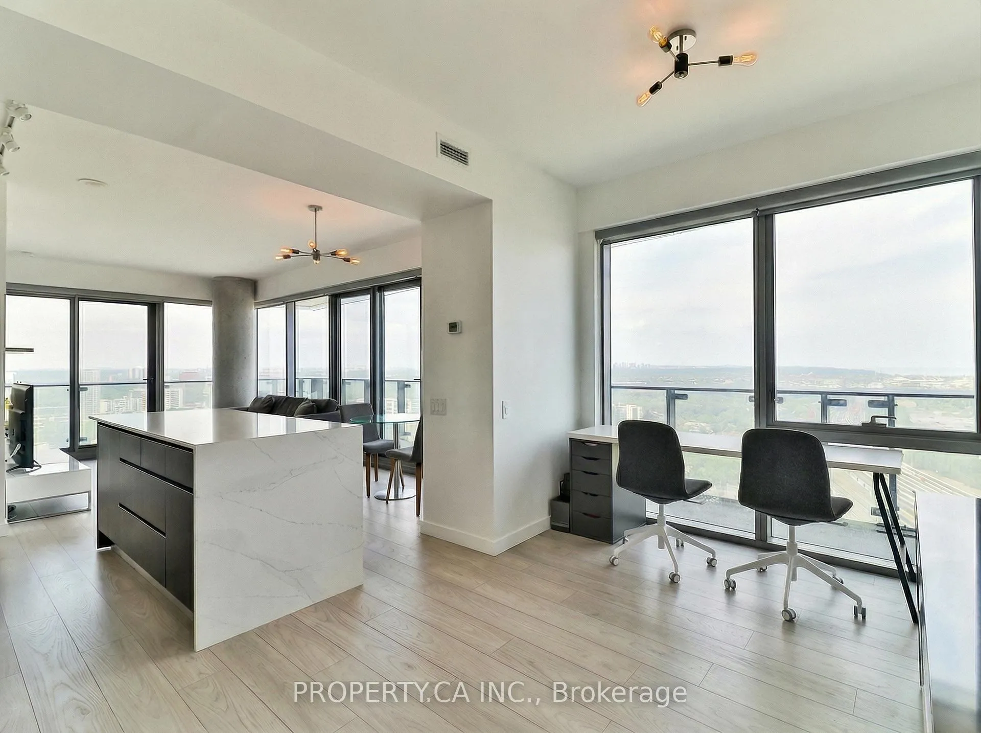 Front of Unit 3004, 390 Cherry Street