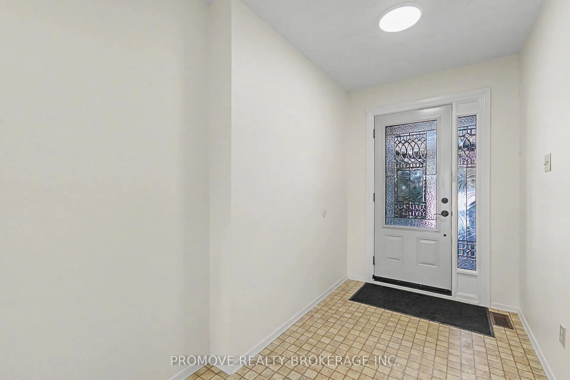 Photo 1 of 114 Dovercliffe Road, Guelph, Dovercliffe Park/Old University — HOMEH