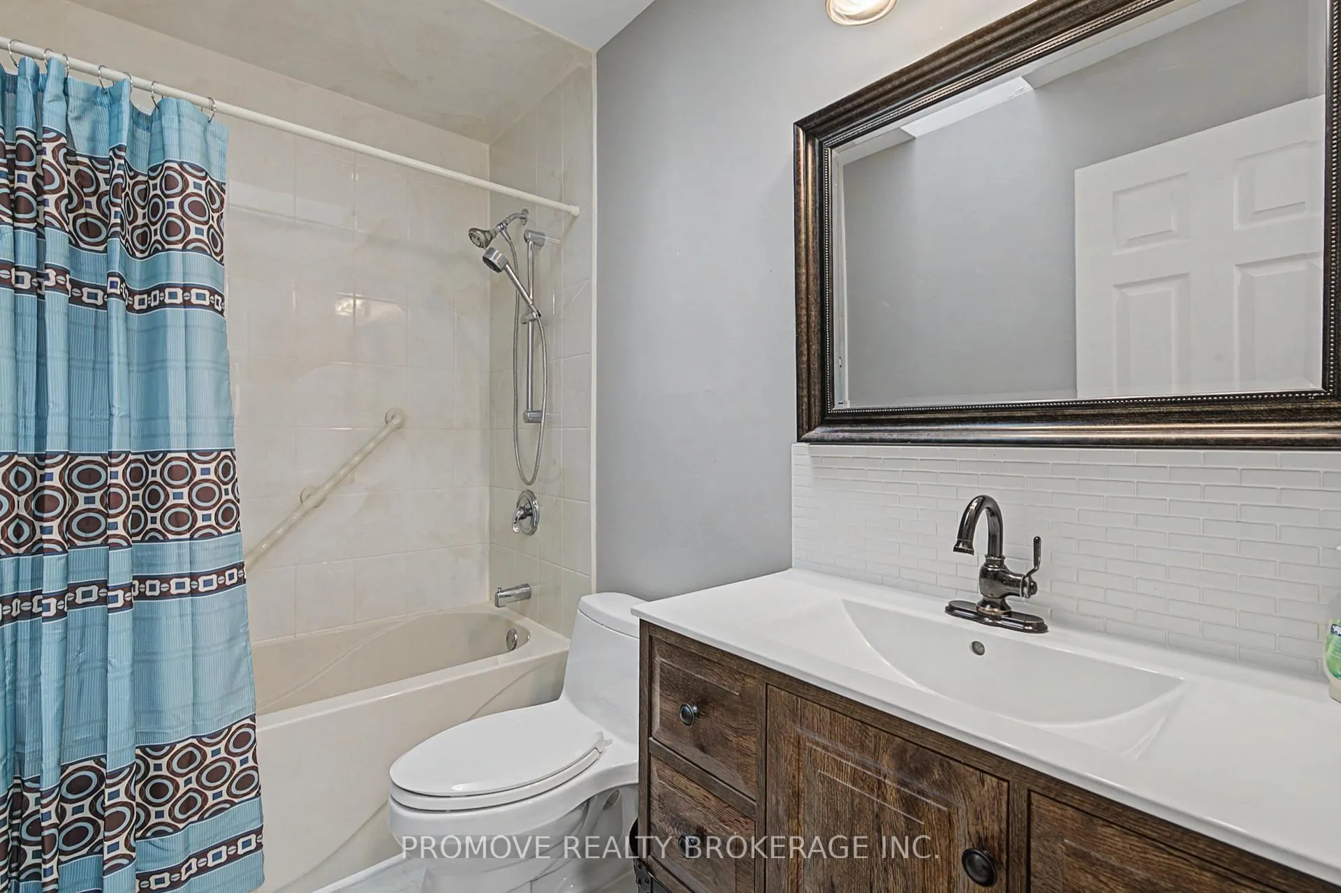 Photo 3 of 114 Dovercliffe Road, Guelph, Dovercliffe Park/Old University — HOMEH