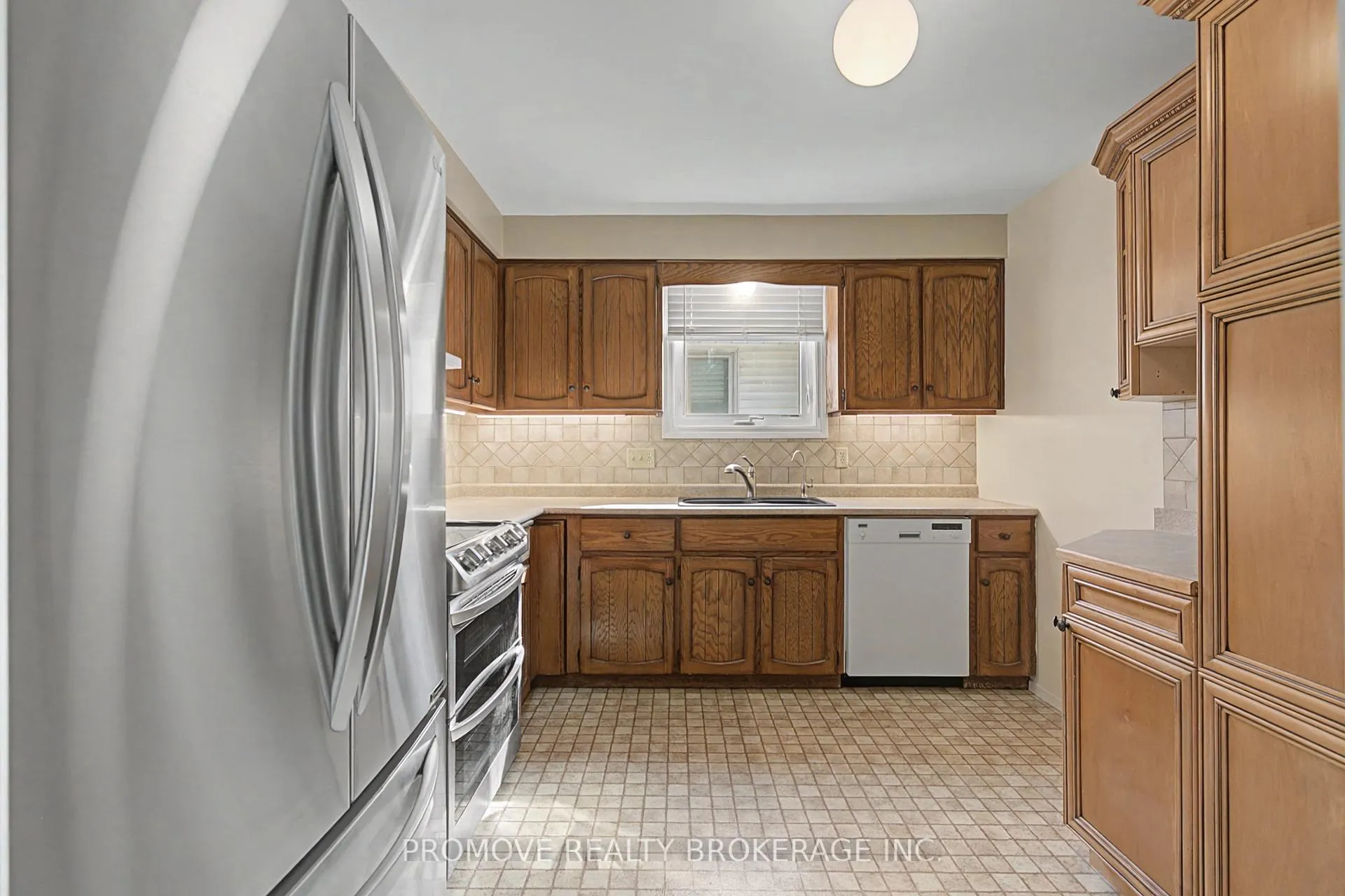 Photo 4 of 114 Dovercliffe Road, Guelph, Dovercliffe Park/Old University — HOMEH