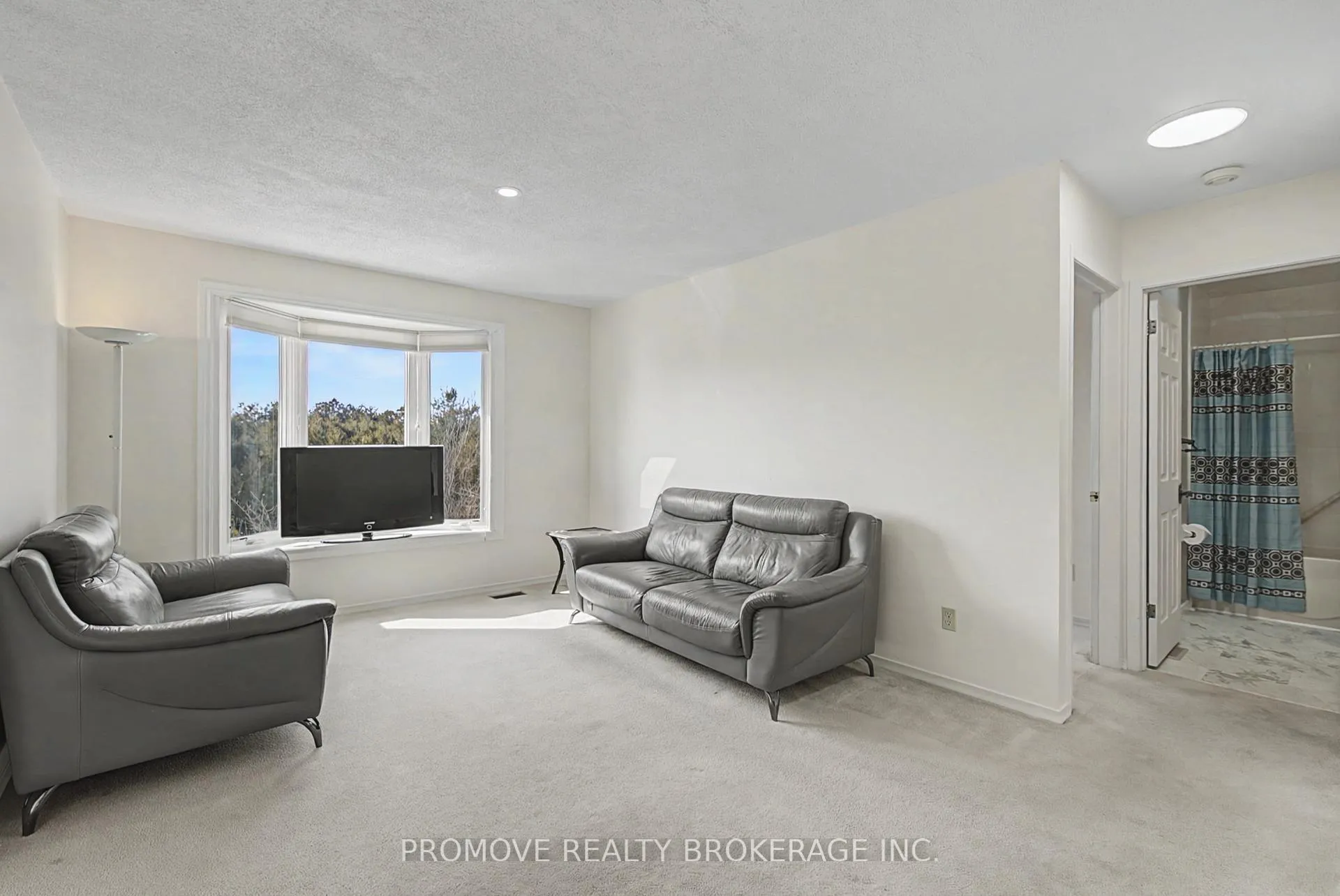 Photo 7 of 114 Dovercliffe Road, Guelph, Dovercliffe Park/Old University — HOMEH