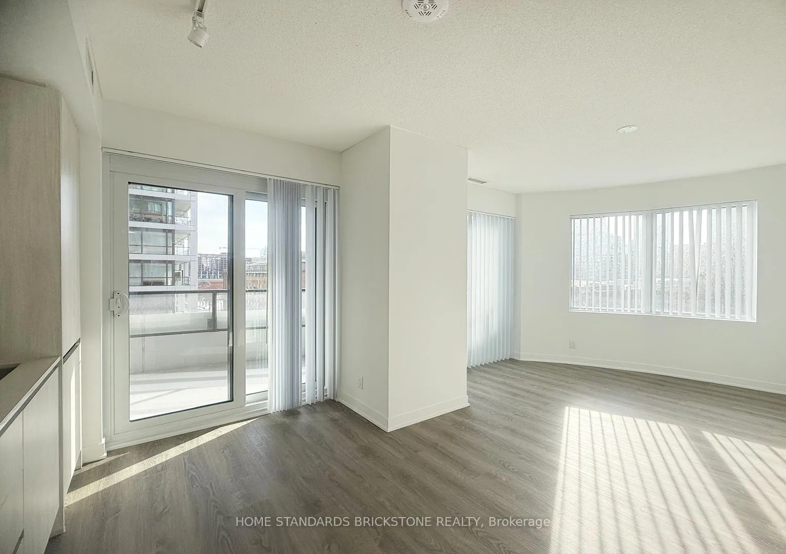 Photo 2 of Unit 615, 180 Front Street E, Toronto, Waterfront Communities — HOMEH