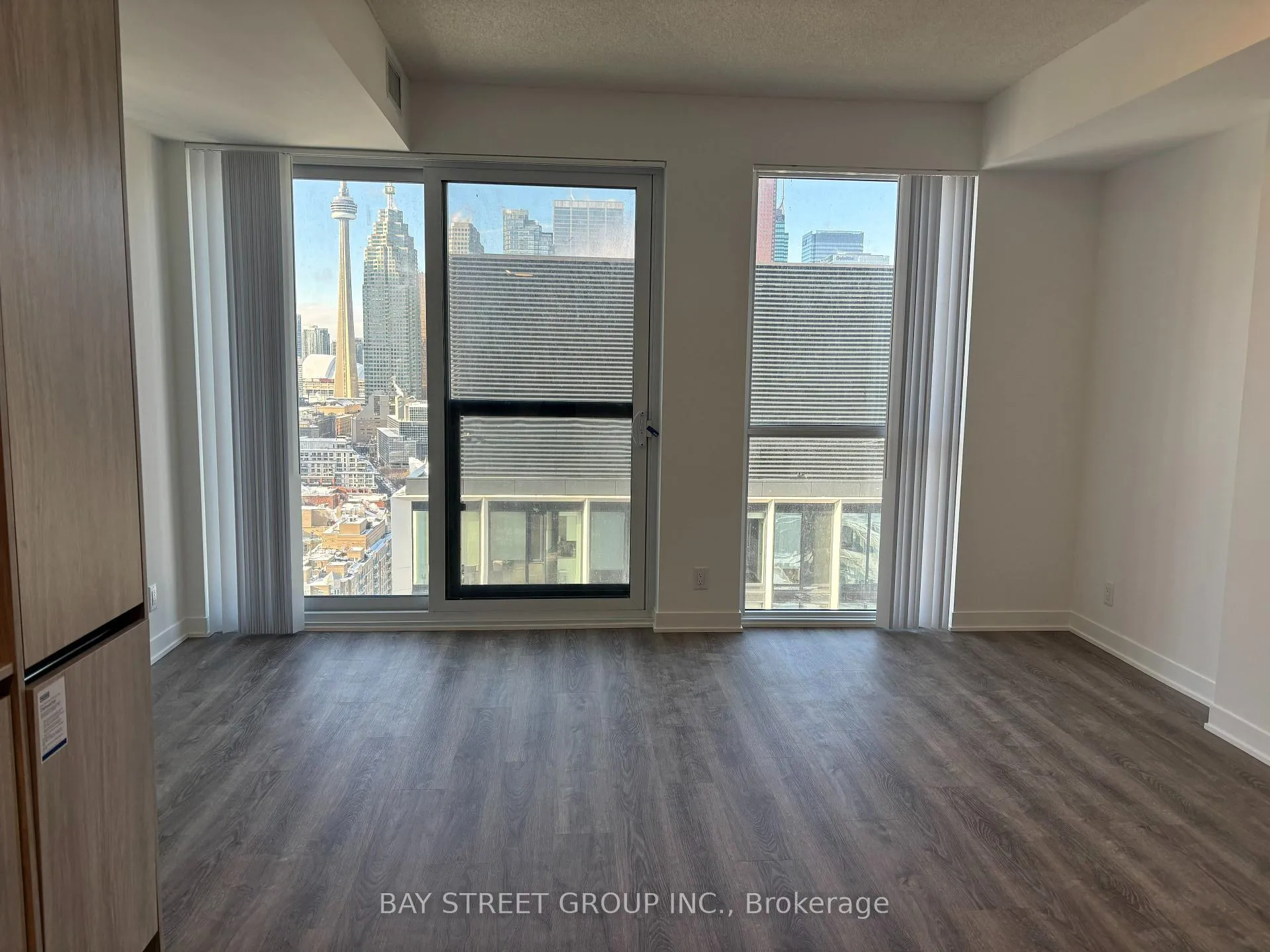 Photo 3 of Unit 3311, 180 Front Street E, Toronto, Moss Park — HOMEH