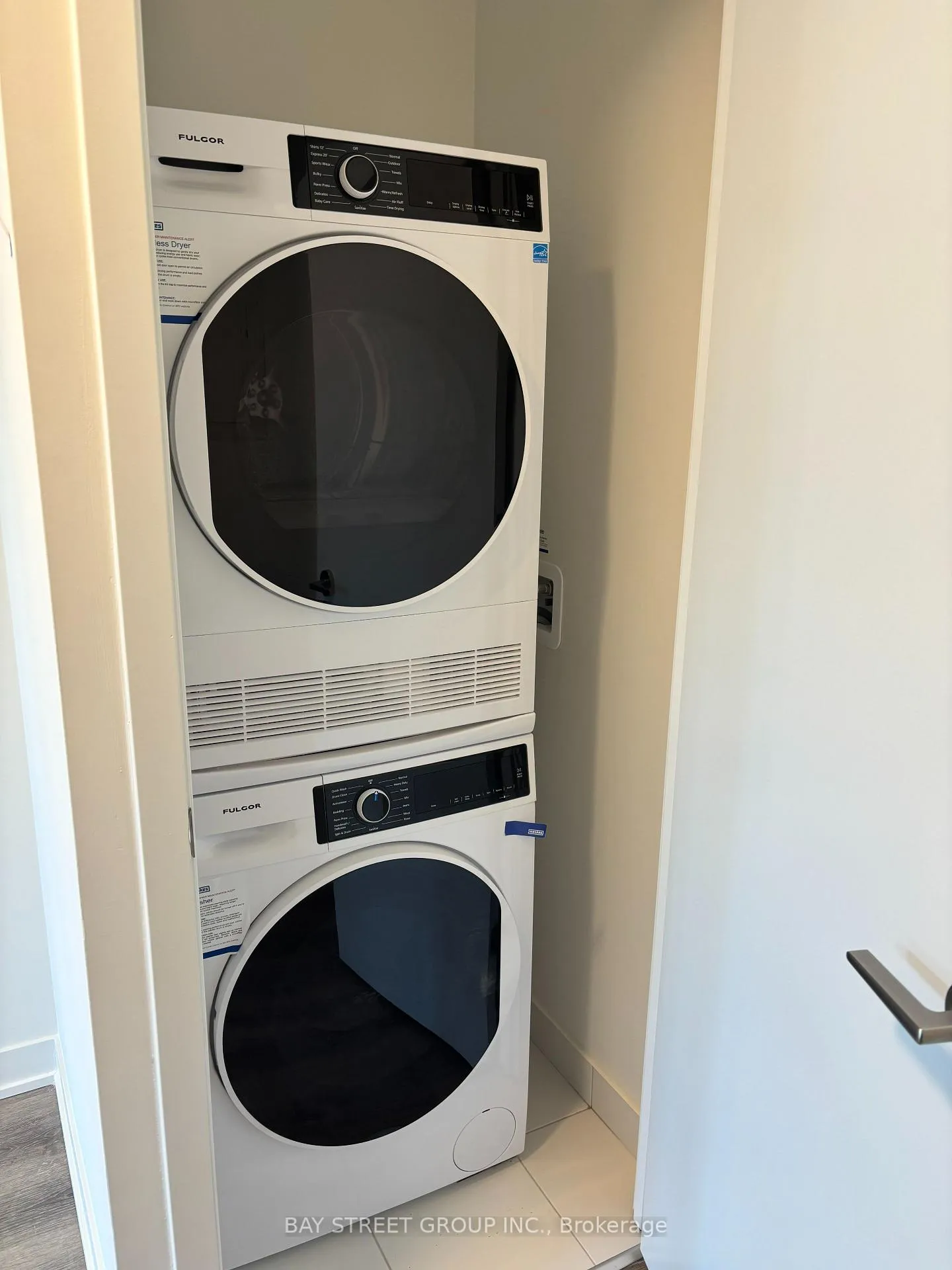 Photo 11 of Unit 3311, 180 Front Street E, Toronto, Moss Park — HOMEH