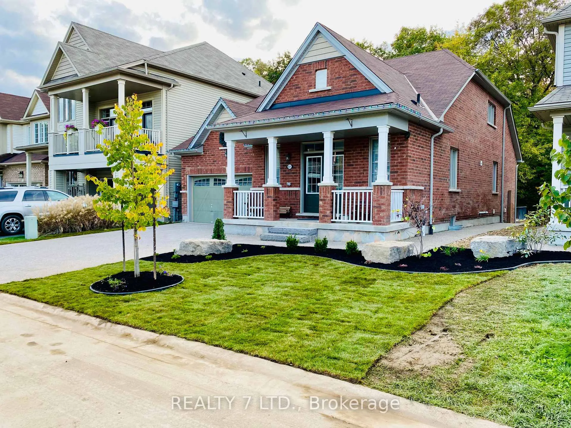 Photo 28 of 8541 Sweet Chestnut Drive, Niagara Falls, Brown — HOMEH
