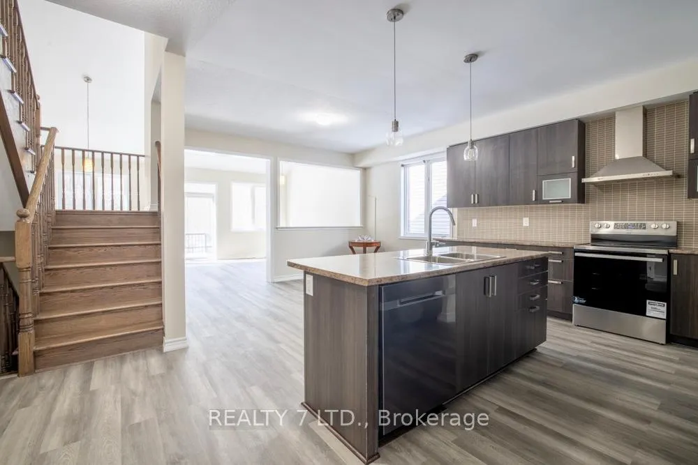 Photo 8 of 8541 Sweet Chestnut Drive, Niagara Falls, Brown — HOMEH