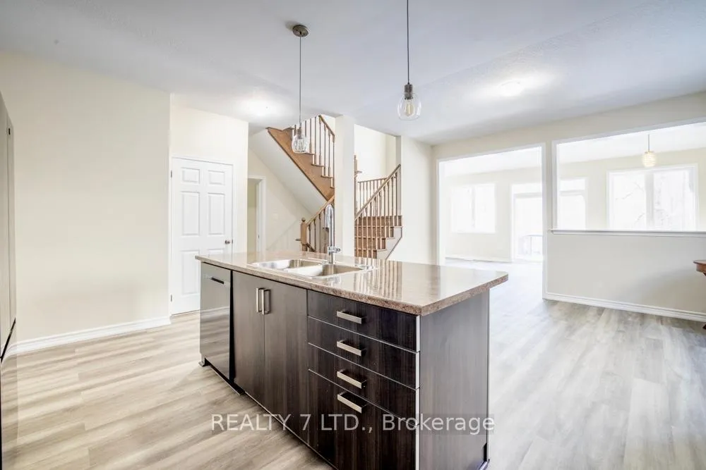 Photo 9 of 8541 Sweet Chestnut Drive, Niagara Falls, Brown — HOMEH