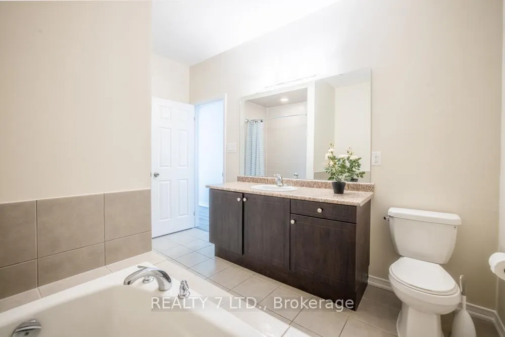 Photo 16 of 8541 Sweet Chestnut Drive, Niagara Falls, Brown — HOMEH